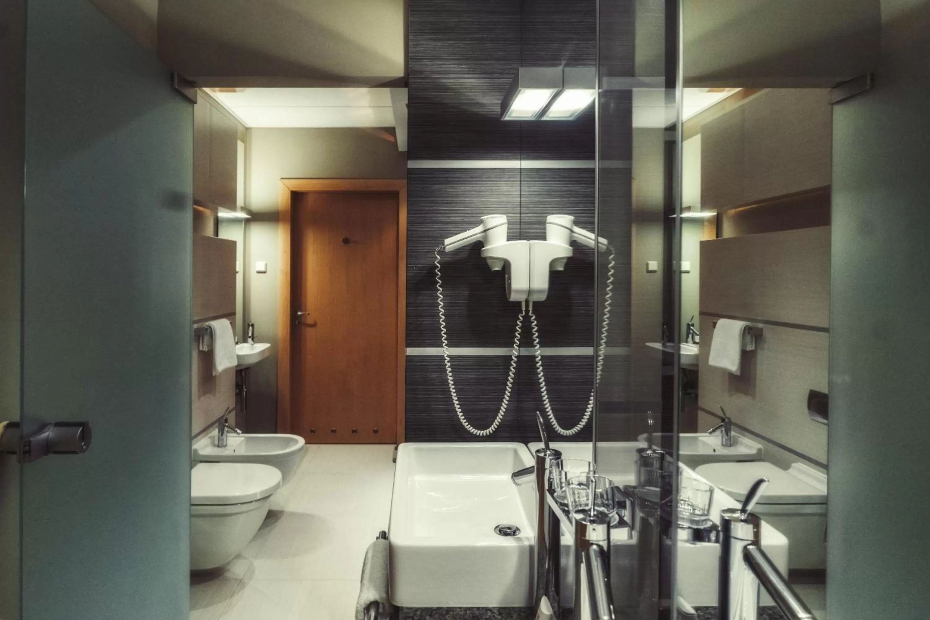 Toilet in HP Park Plaza