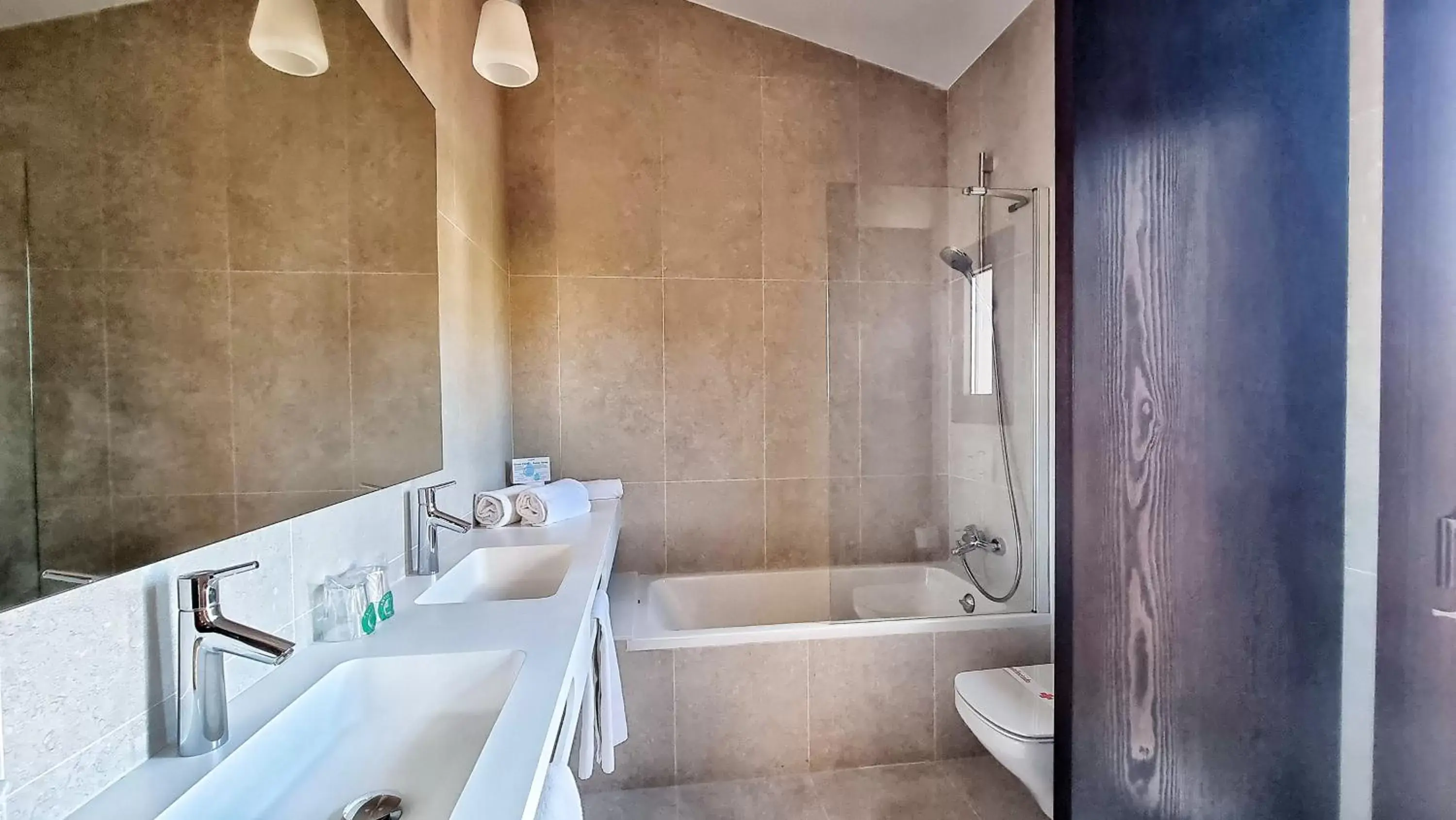 Bath, Bathroom in Hotel Sant Agustí