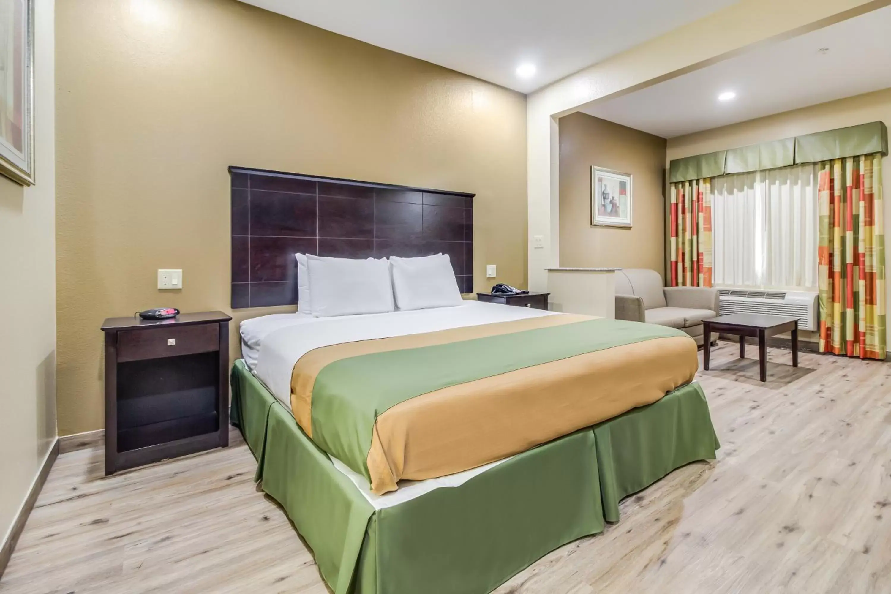 Bedroom, Bed in Americas Best Value Inn & Suites Tomball