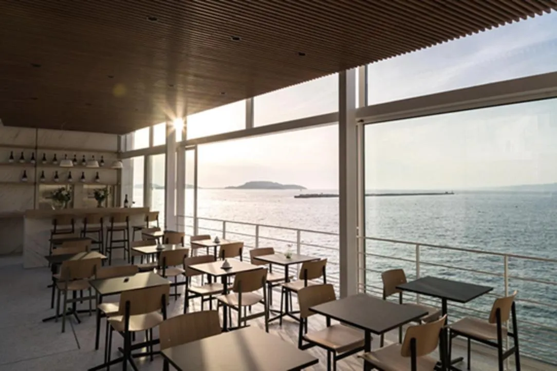 Restaurant/places to eat in Les Bords De Mer