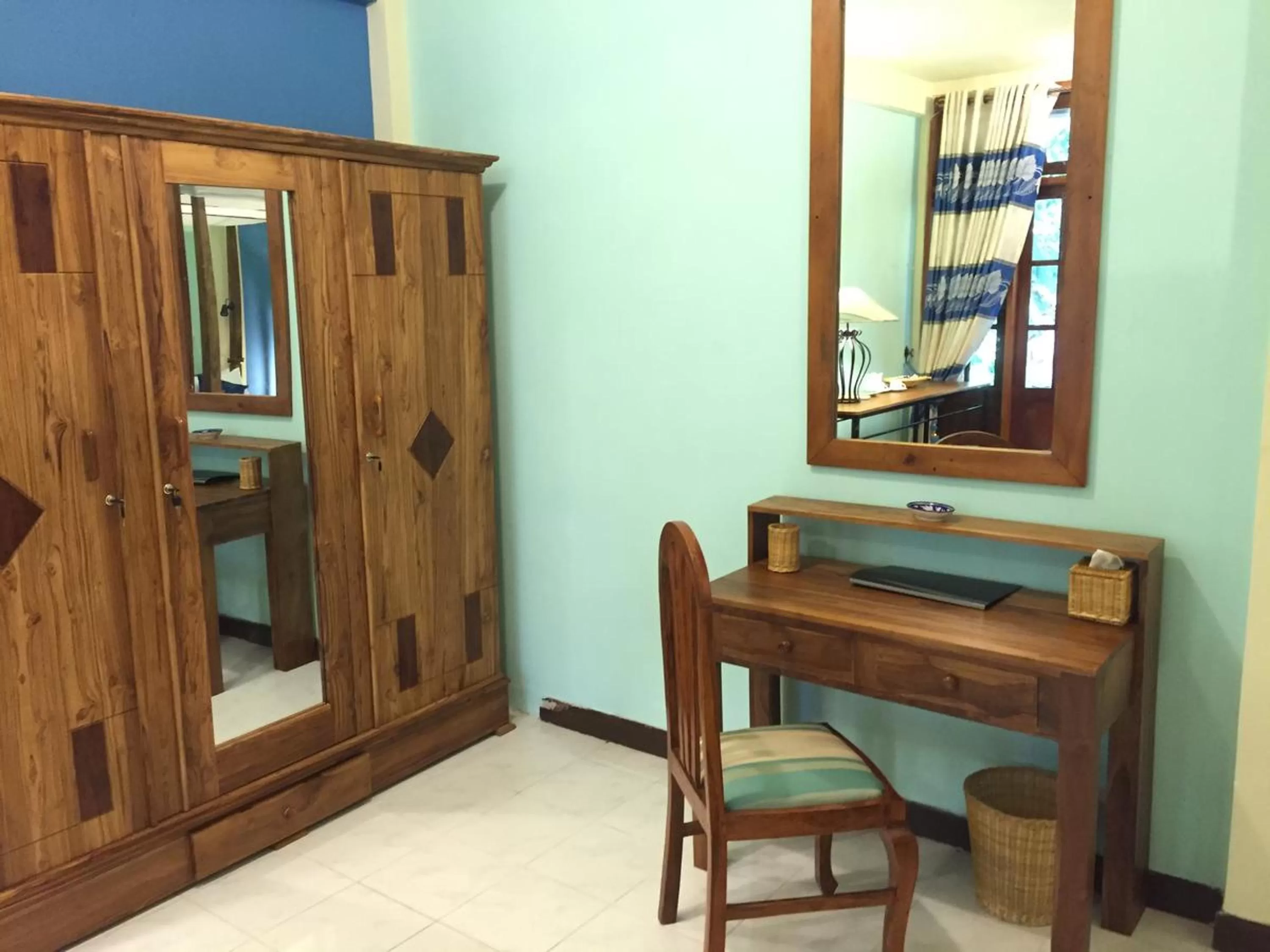 Photo of the whole room in Le leopard d 'argent