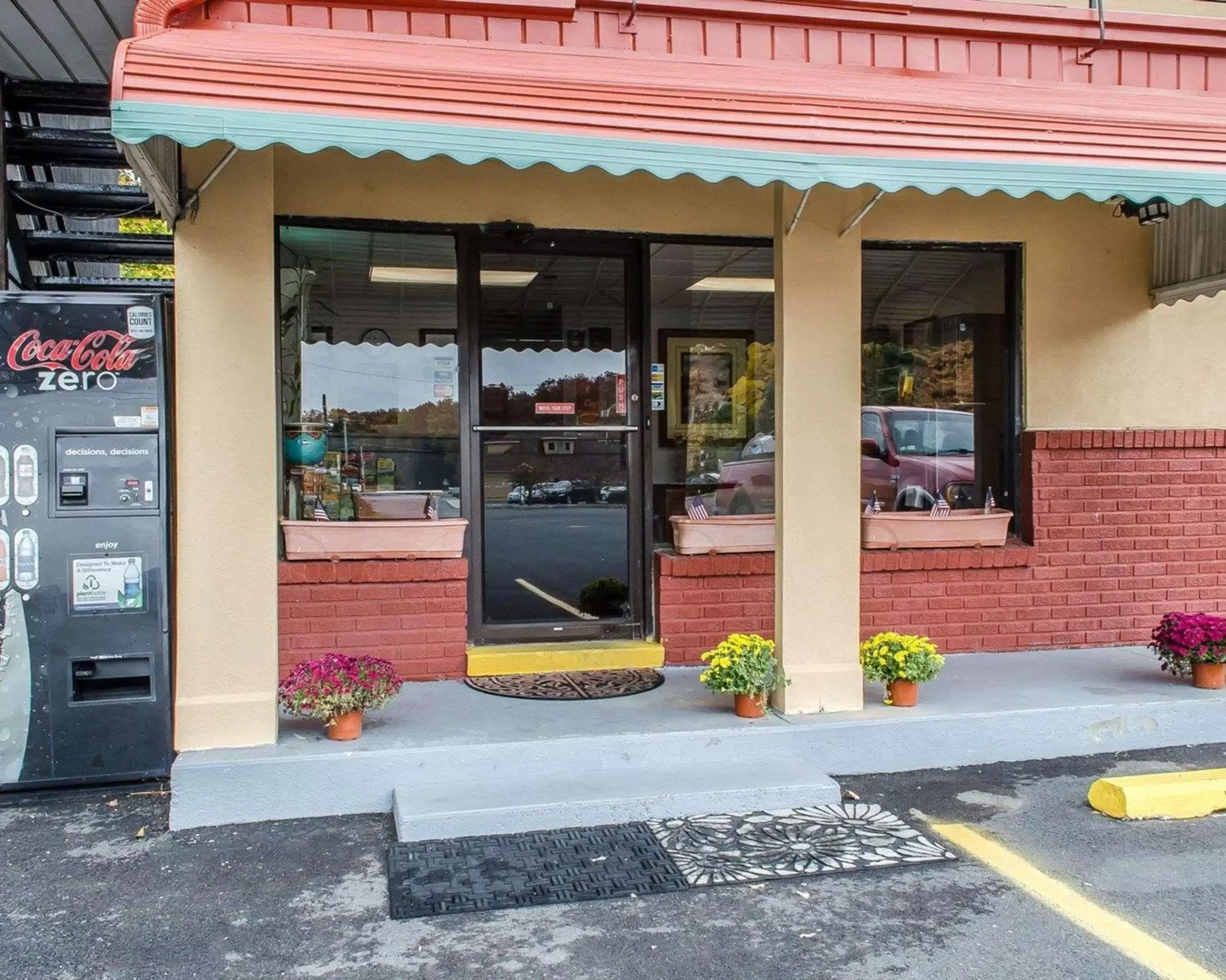 Property building in Econo Lodge Frackville