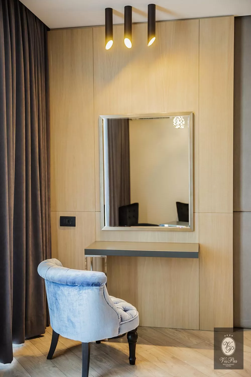 Seating area in VisPas Hotel