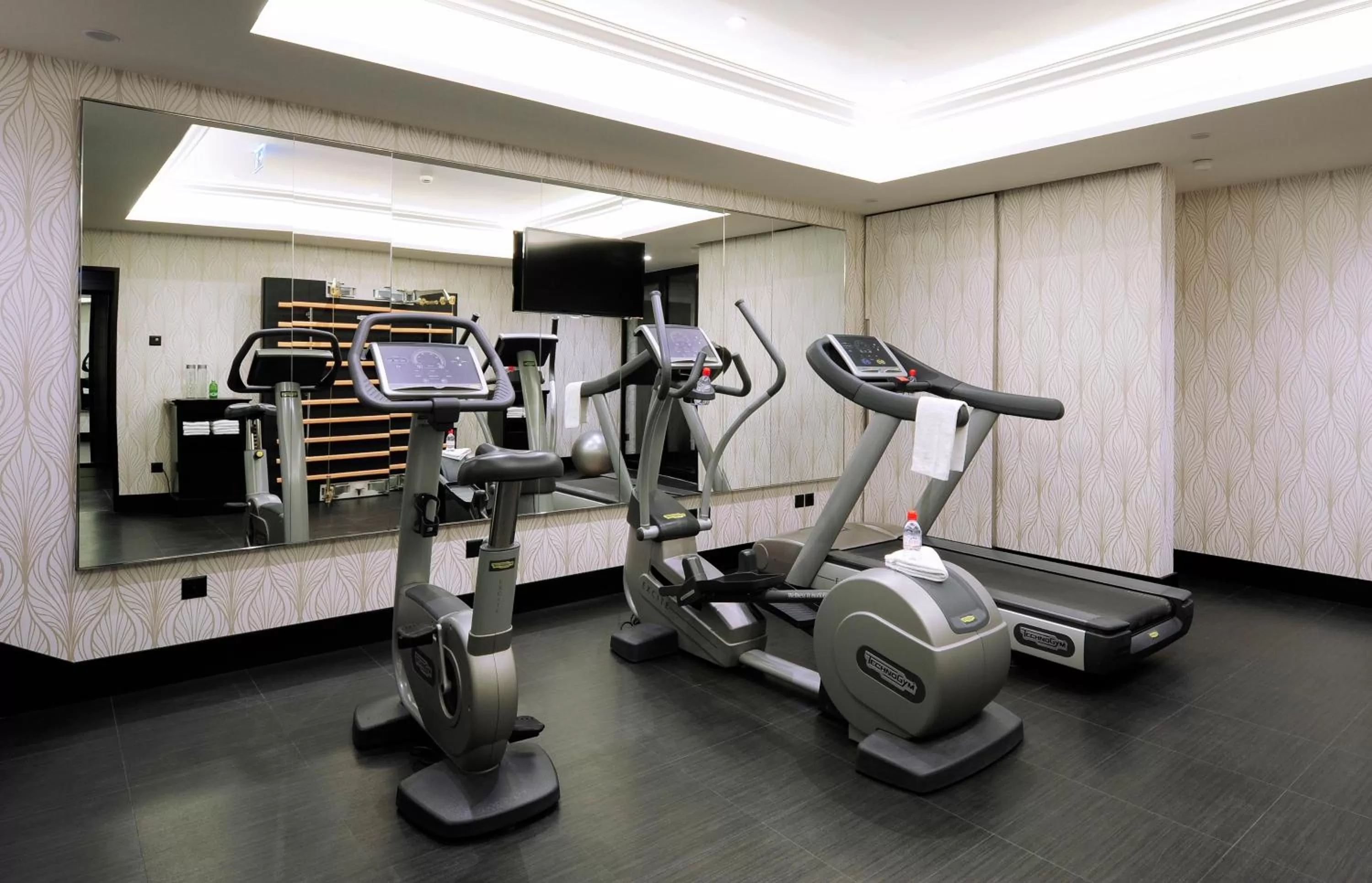 Fitness centre/facilities in Hôtel Tiffany by Fassbind