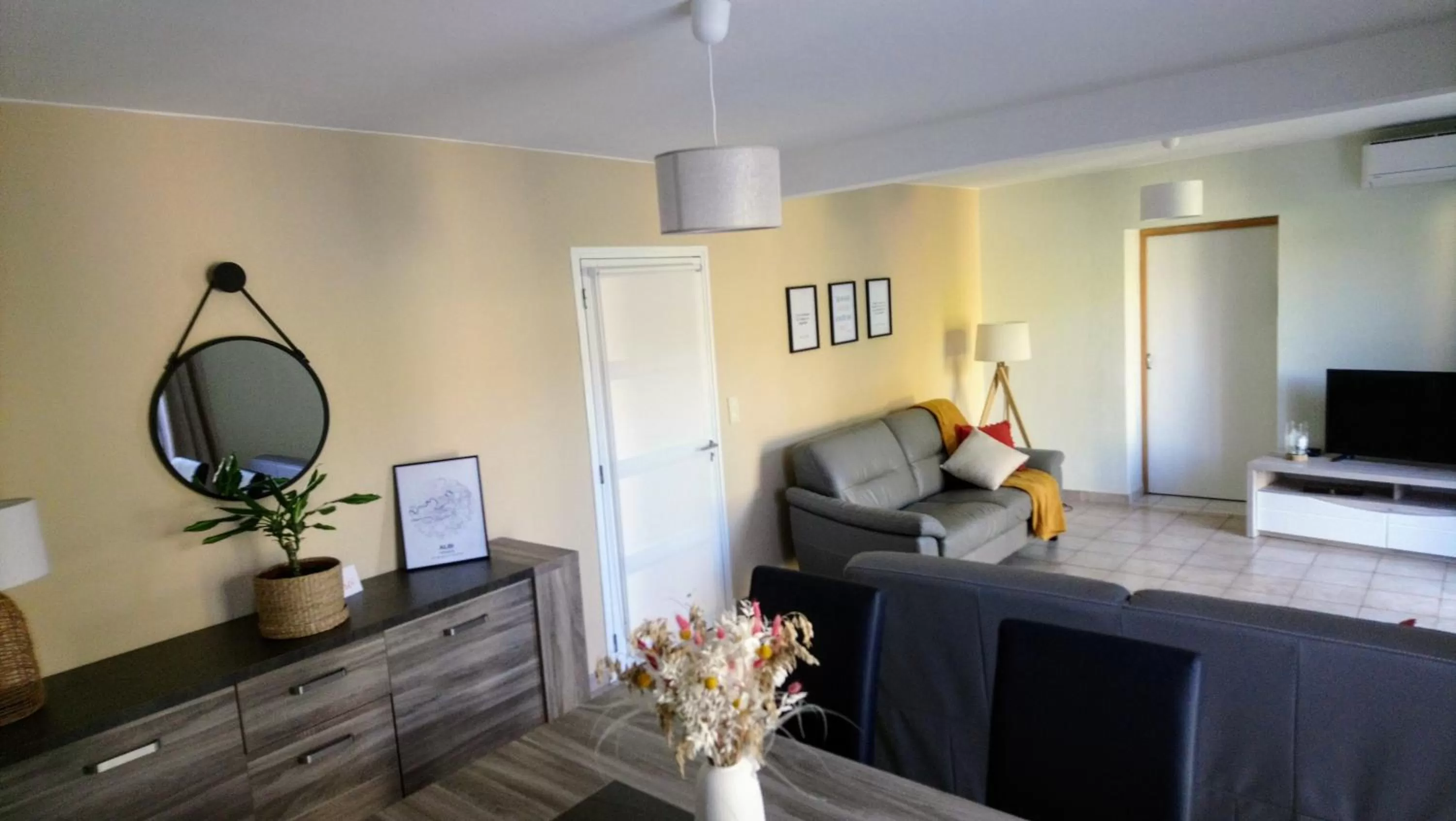 Living room in Fleurs de Cosmos