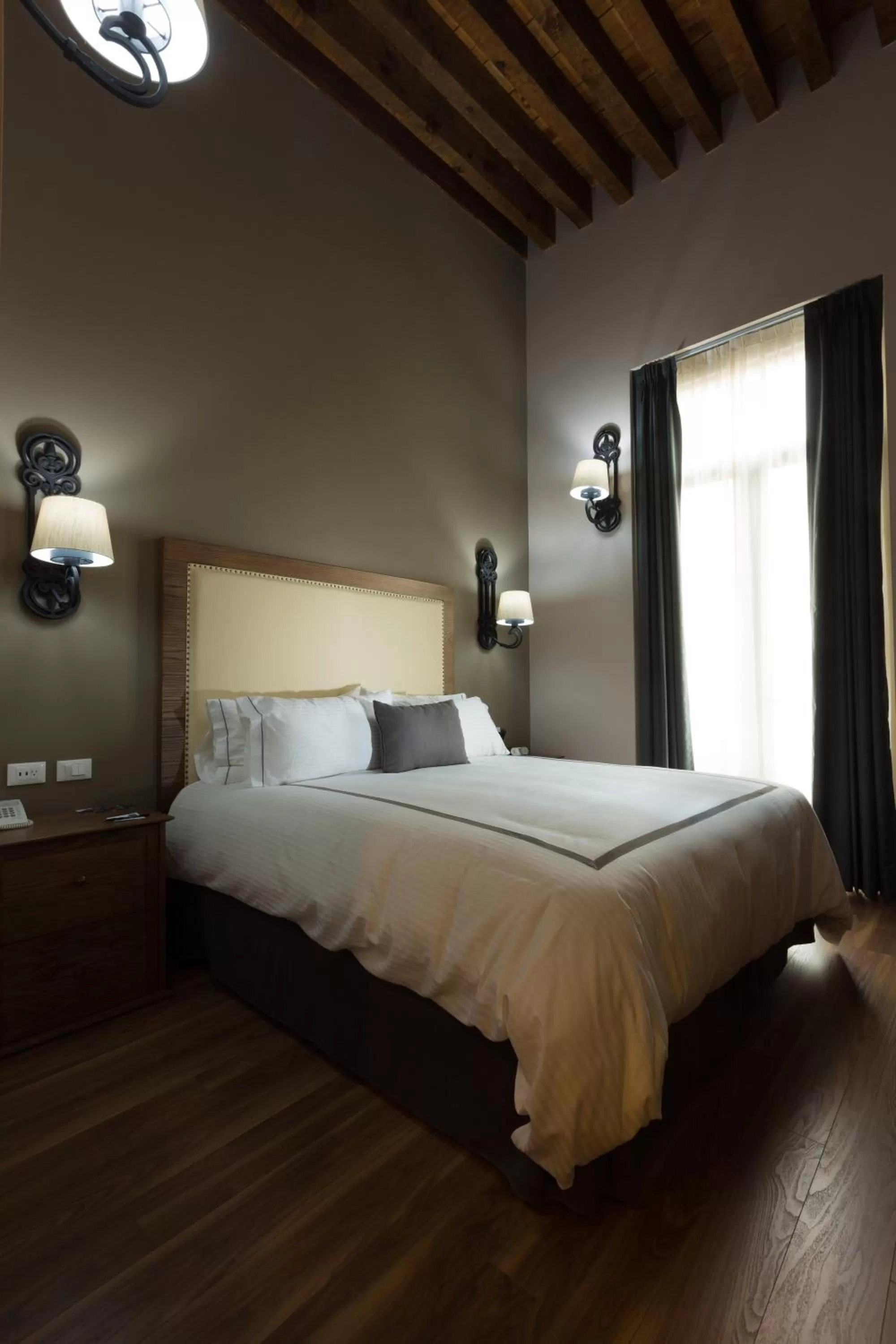 Balcony/Terrace, Bed in Historico Central Hotel