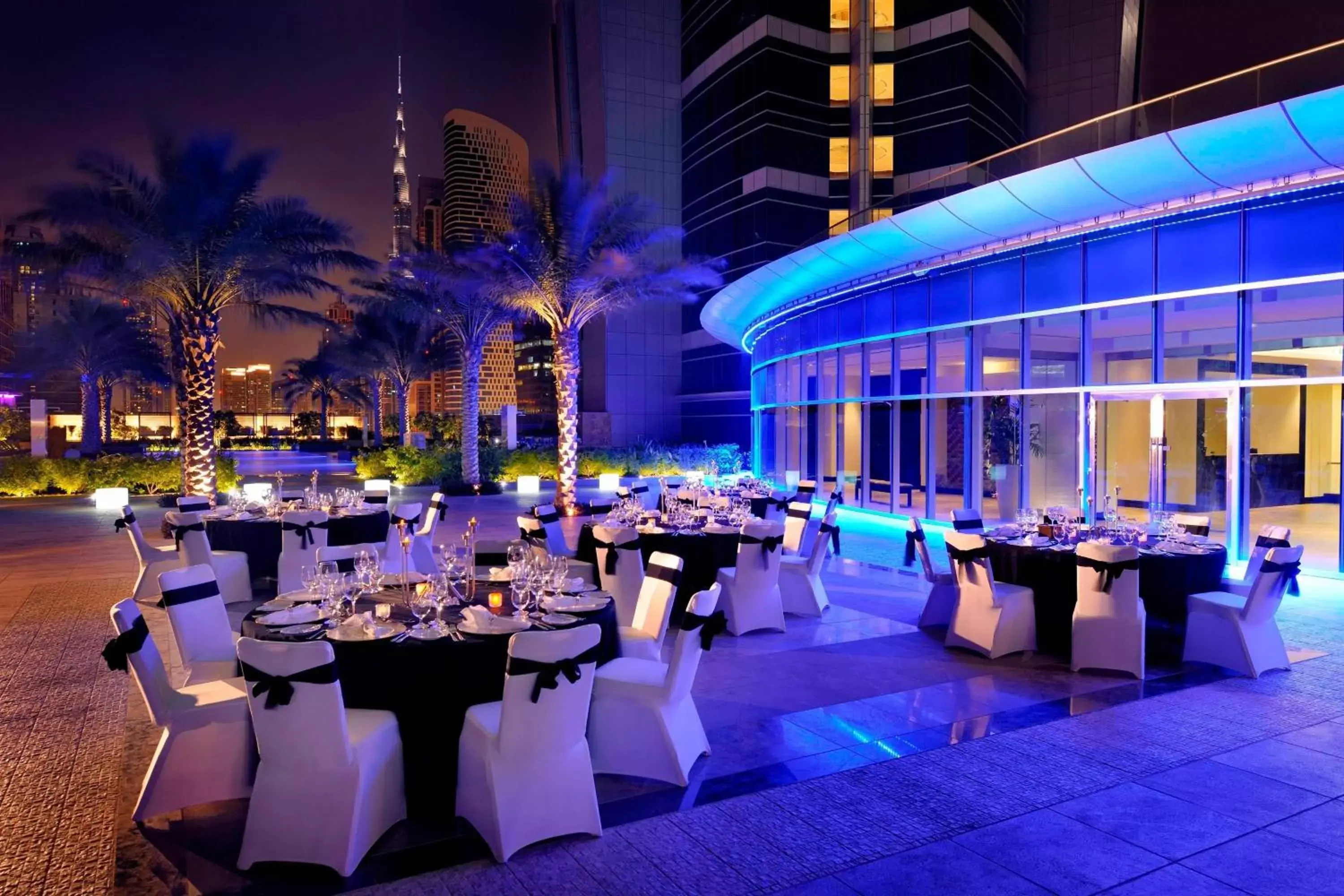 Swimming pool, Banquet Facilities in JW Marriott Marquis Hotel Dubai