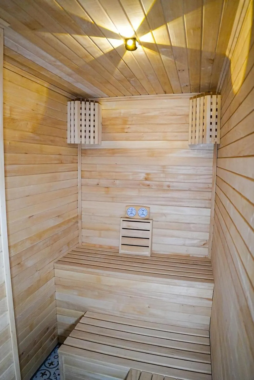 Shower in Yildiz Life Hotel