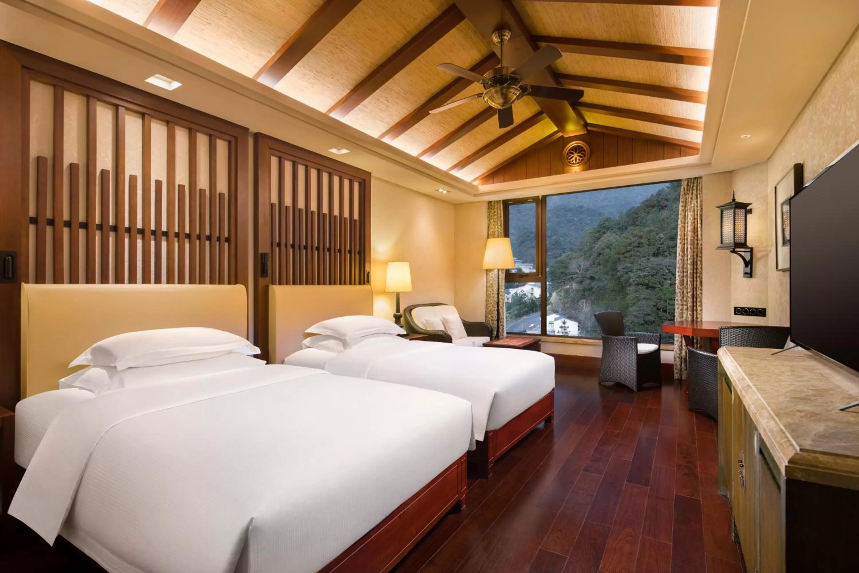 Bedroom, Bed in Hilton Sanqingshan Resort