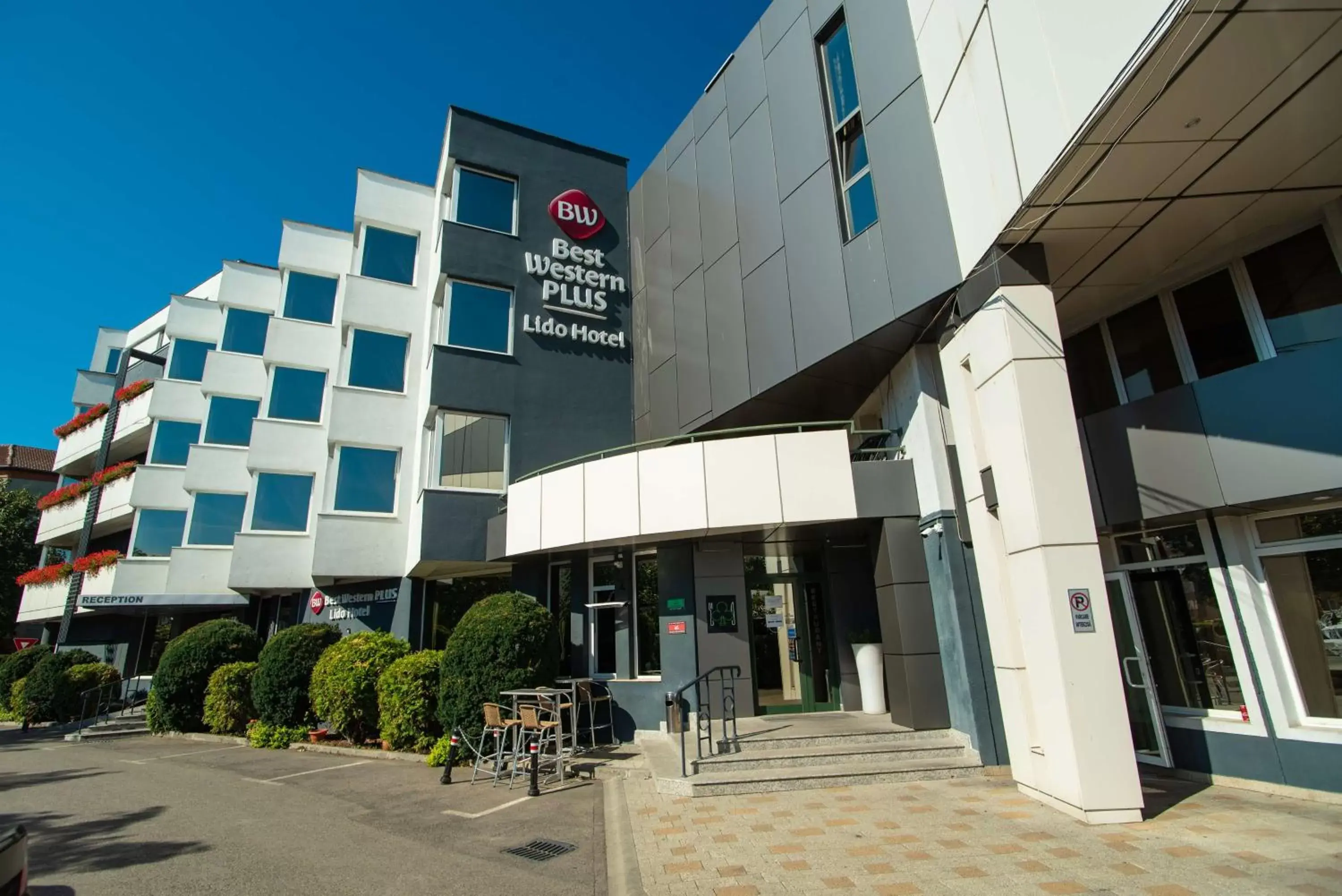 Property building in Best Western Plus Lido Hotel Property building in Best Western Plus Lido Hotel