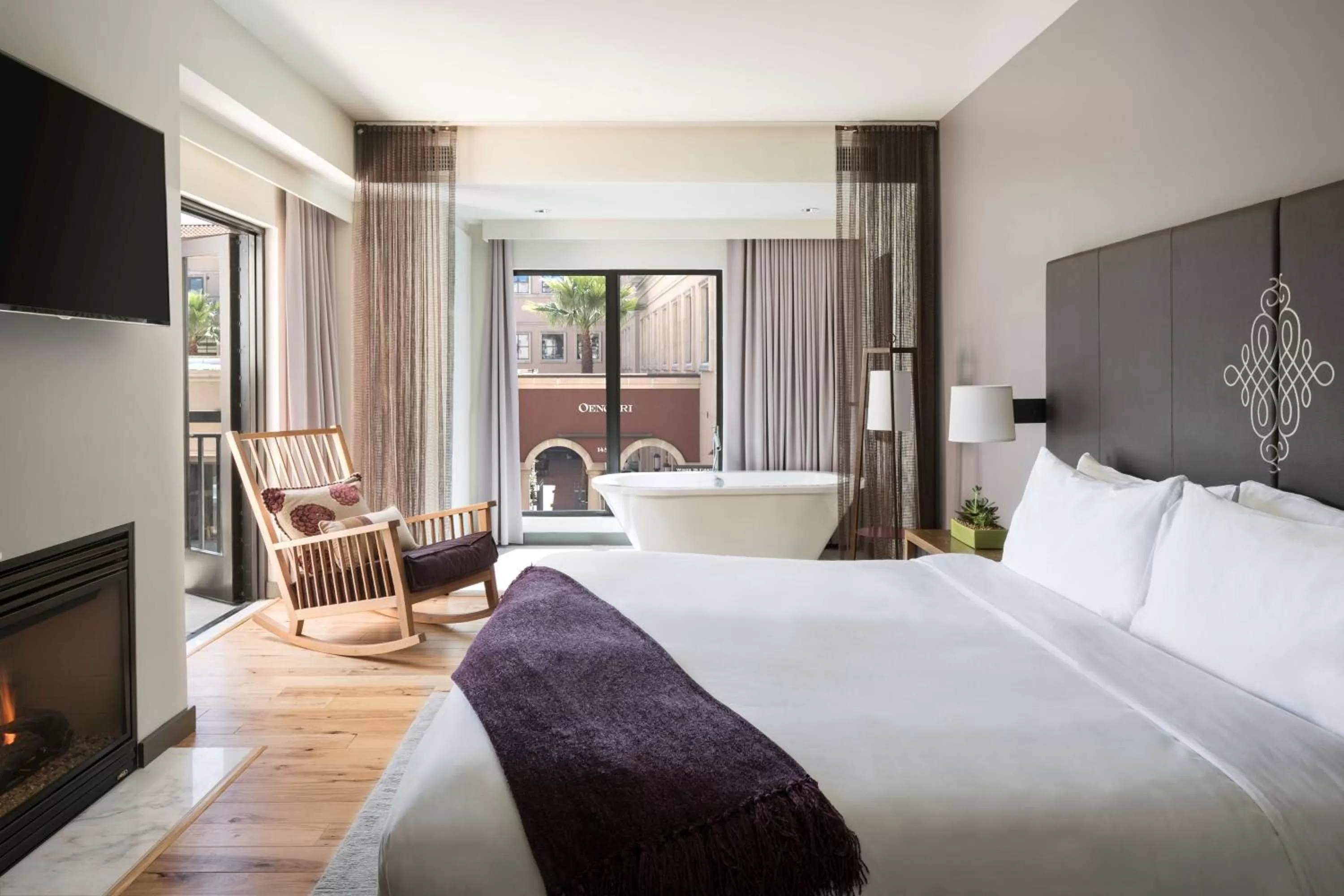 Photo of the whole room, Bed in Andaz Napa, By Hyatt