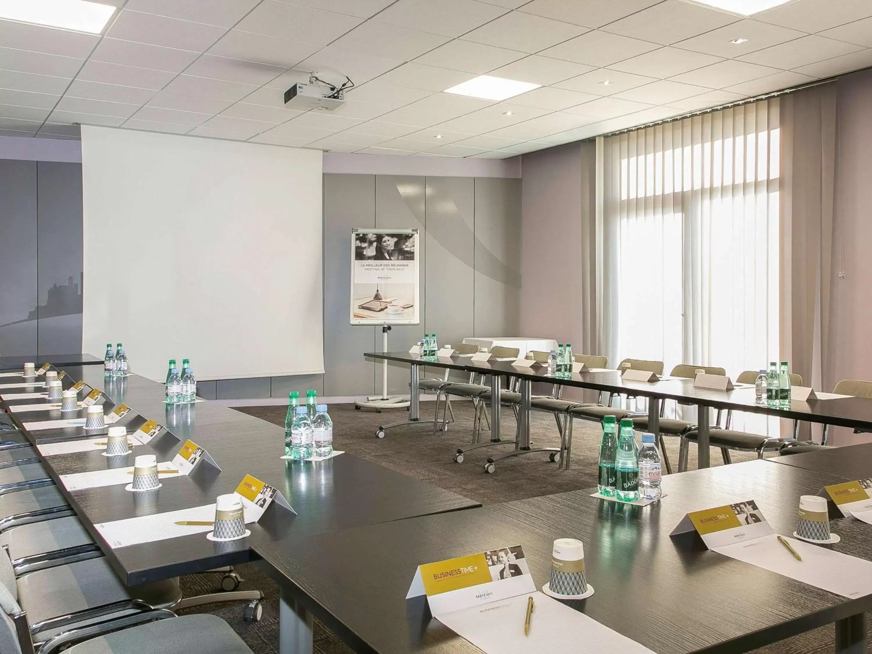 On site, Business Area/Conference Room in Mercure Bordeaux Aéroport