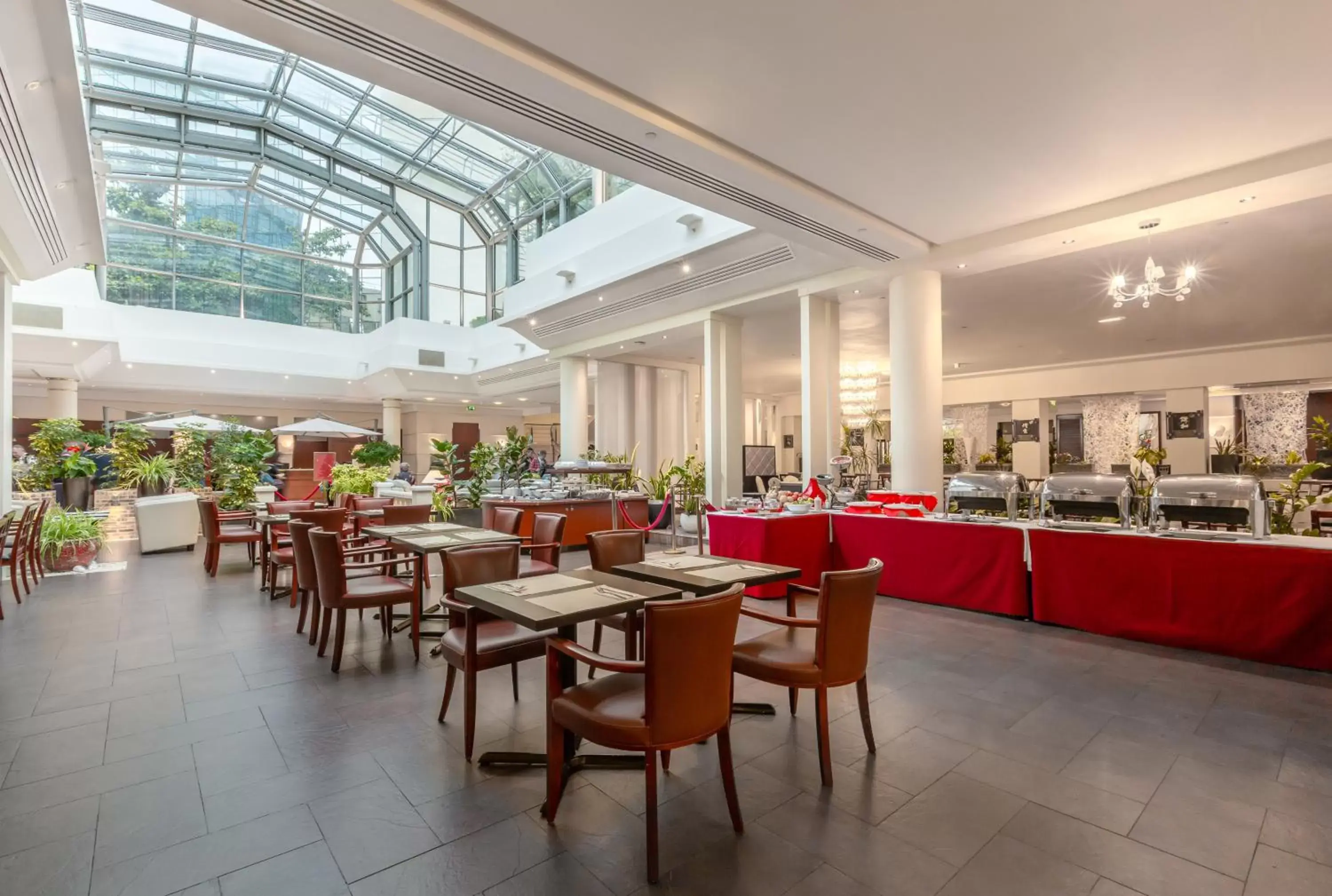 Breakfast, Restaurant/Places to Eat in Evergreen Laurel Hotel