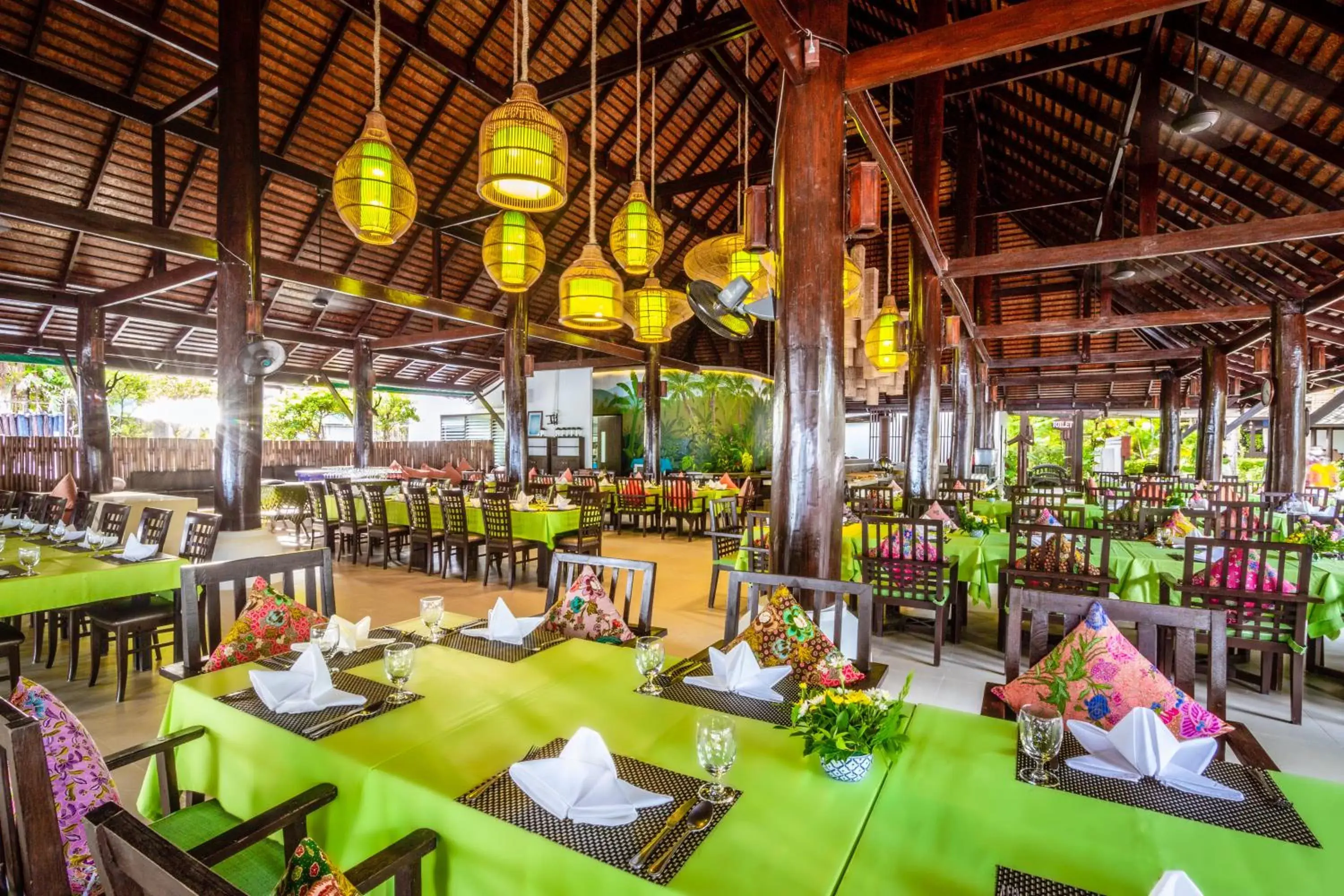 Restaurant/Places to Eat in Chaweng Garden Beach Resort - SHA Plus