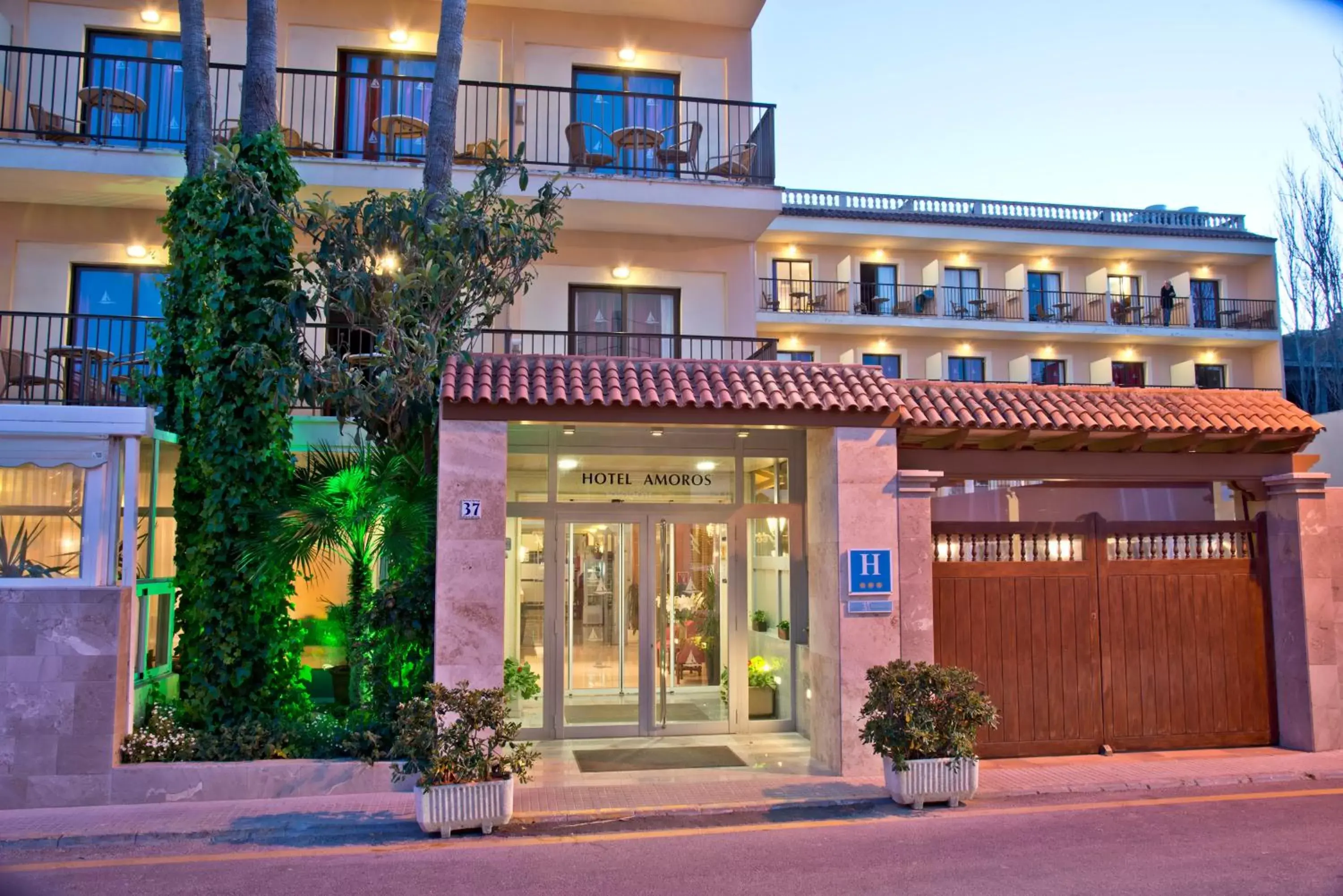 Facade/entrance in Hotel Amoros