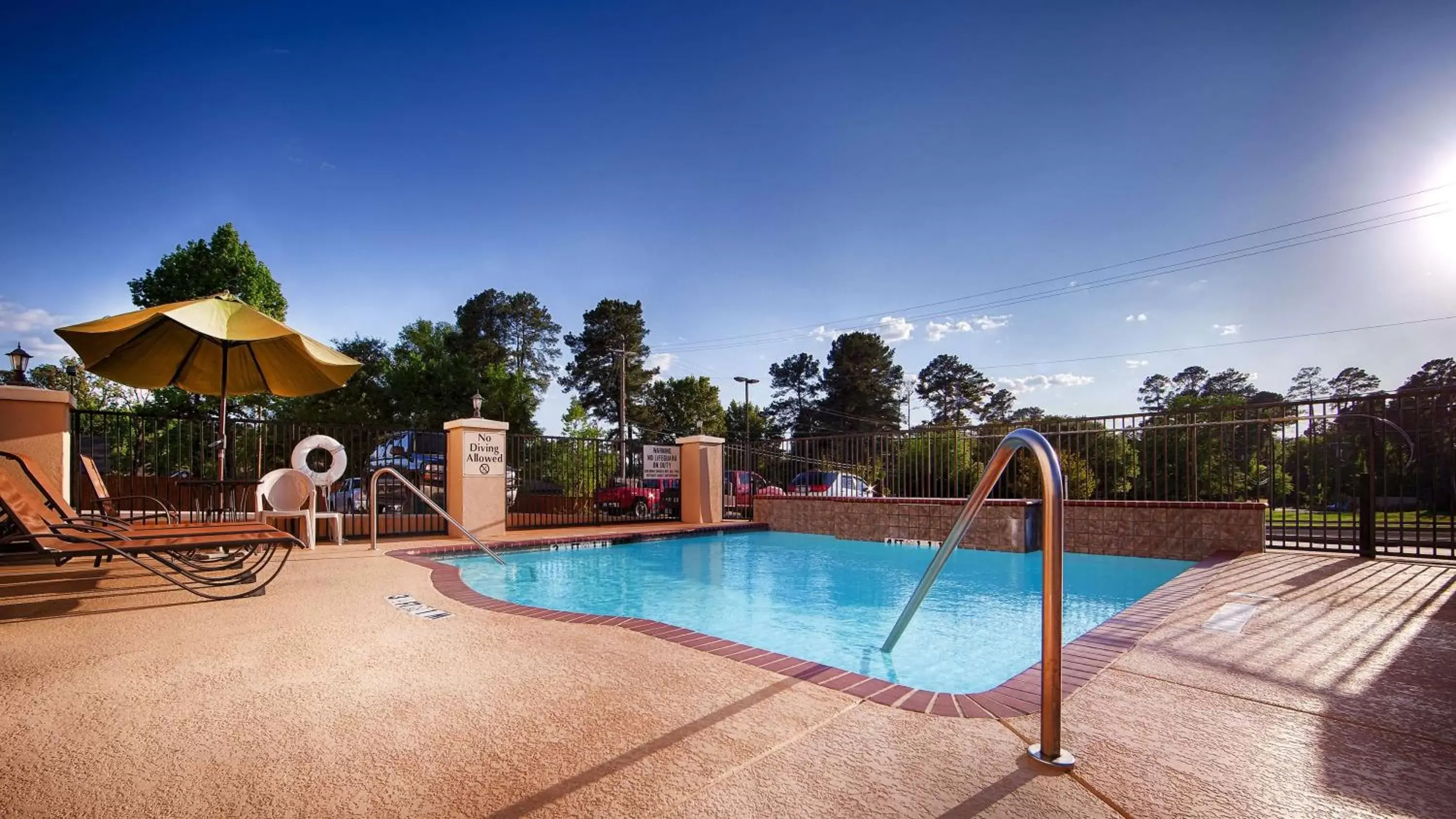 On site, Swimming Pool in Best Western Longview