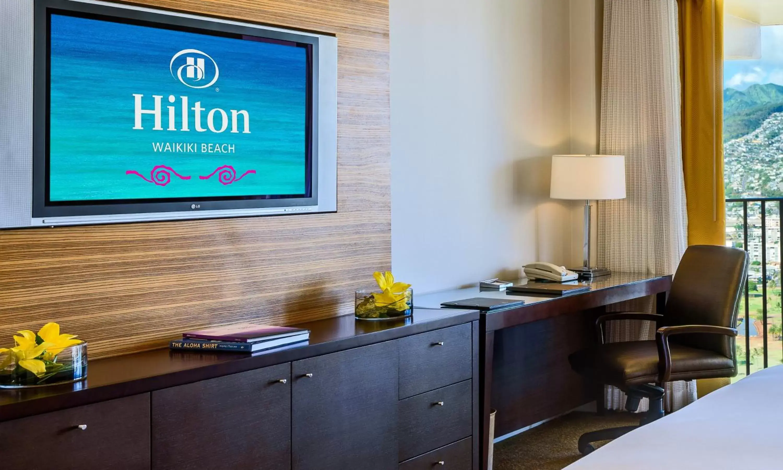 TV and multimedia, Kitchen/Kitchenette in Hilton Waikiki Beach