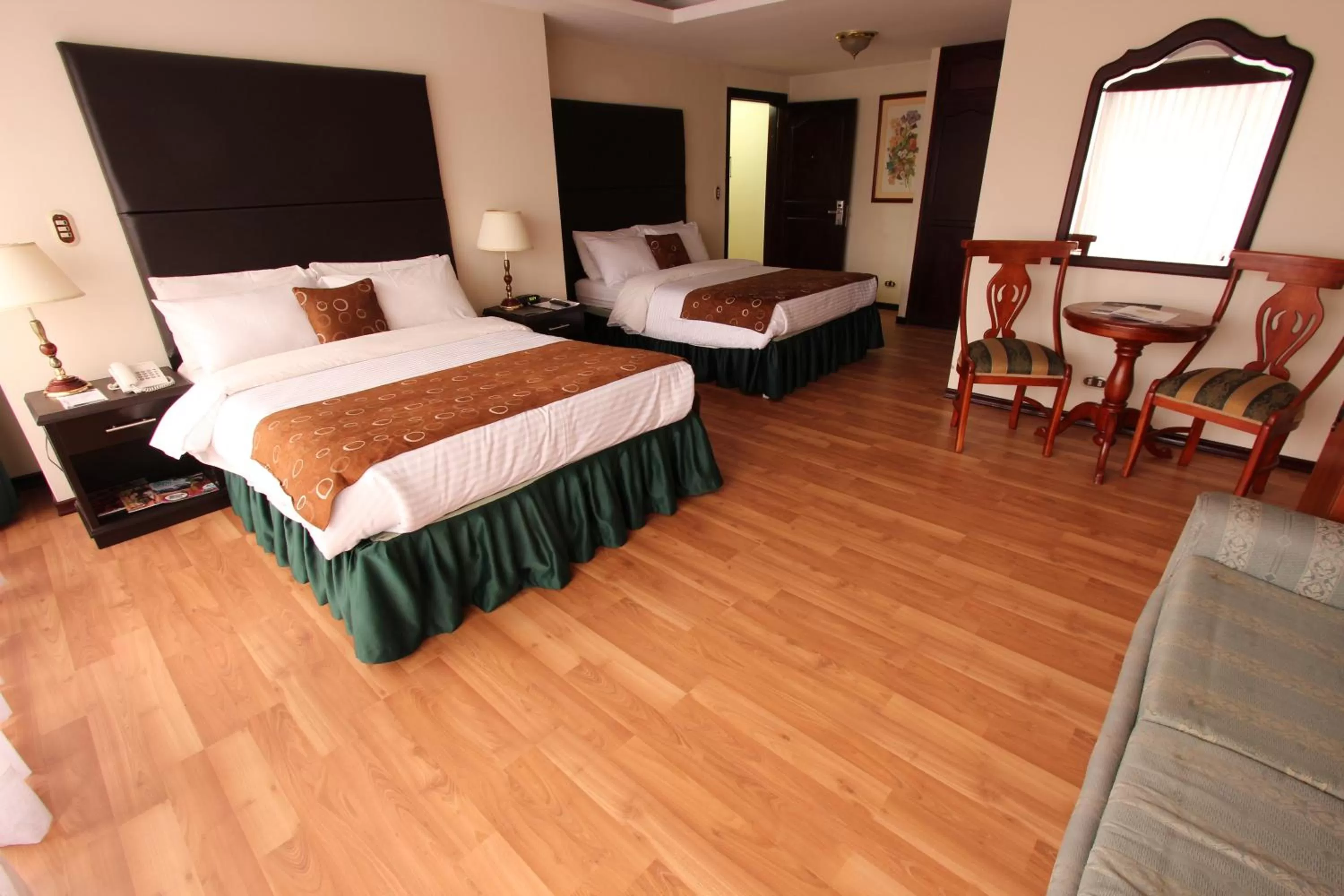 Photo of the whole room, Bed in Hotel San Fernando Real