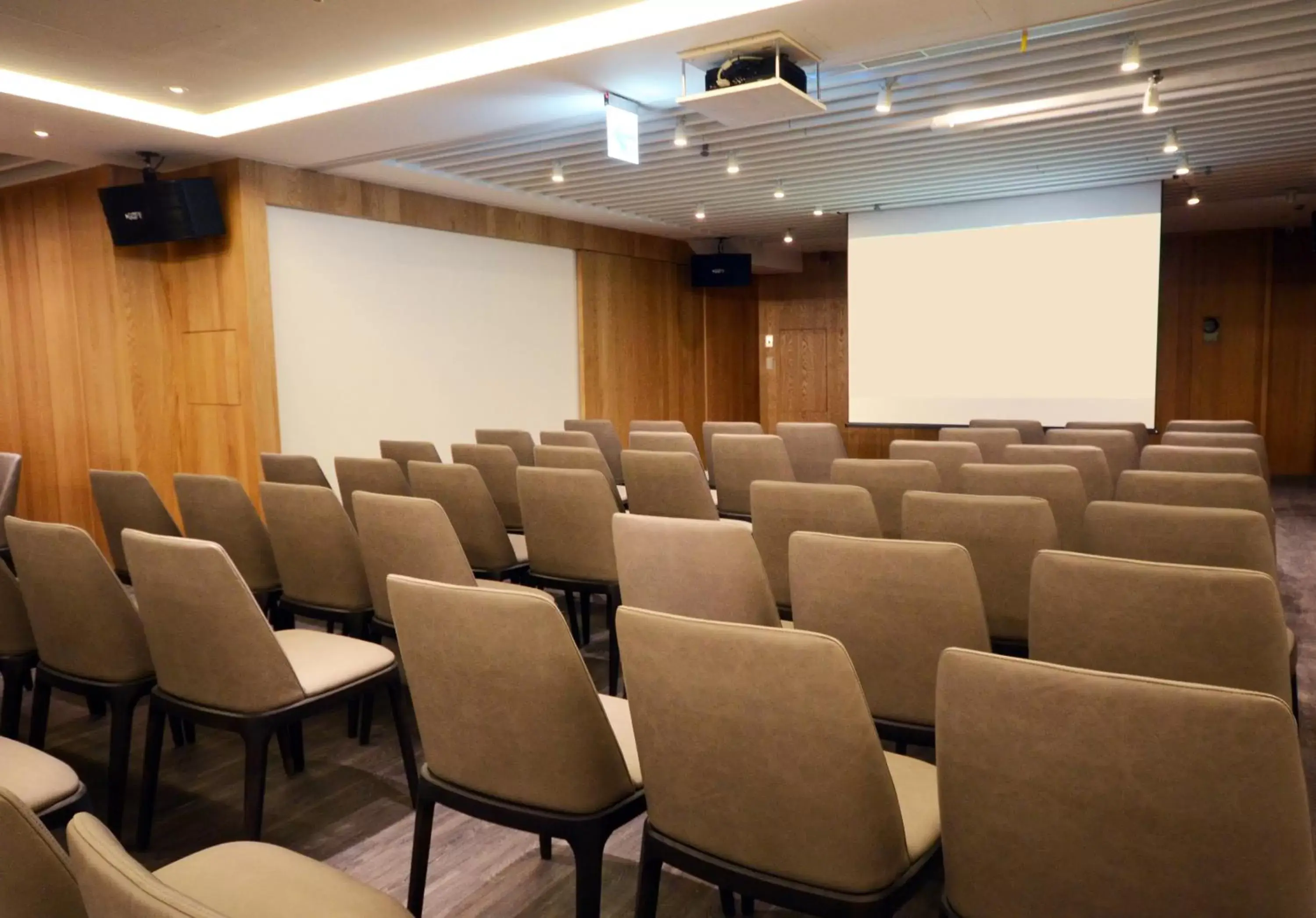 Meeting/conference room in Shiny Ocean Hotel