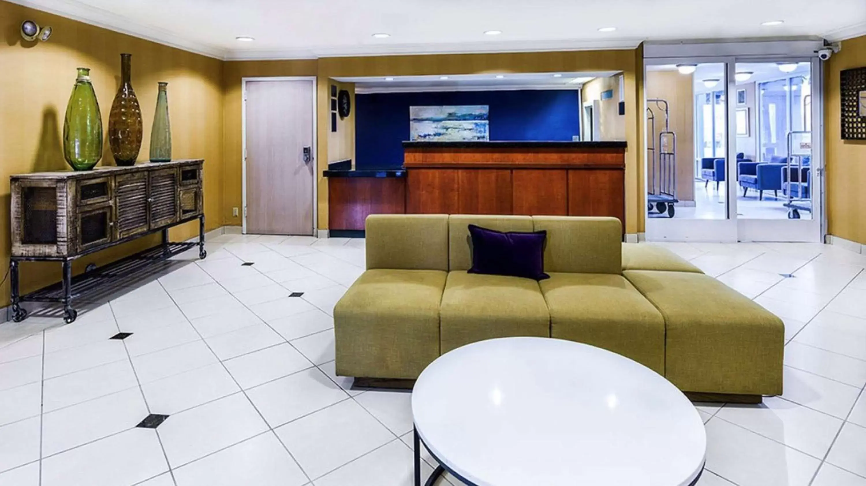 Lobby or reception, Lobby/Reception in SureStay Hotel by Best Western Ontario Airport