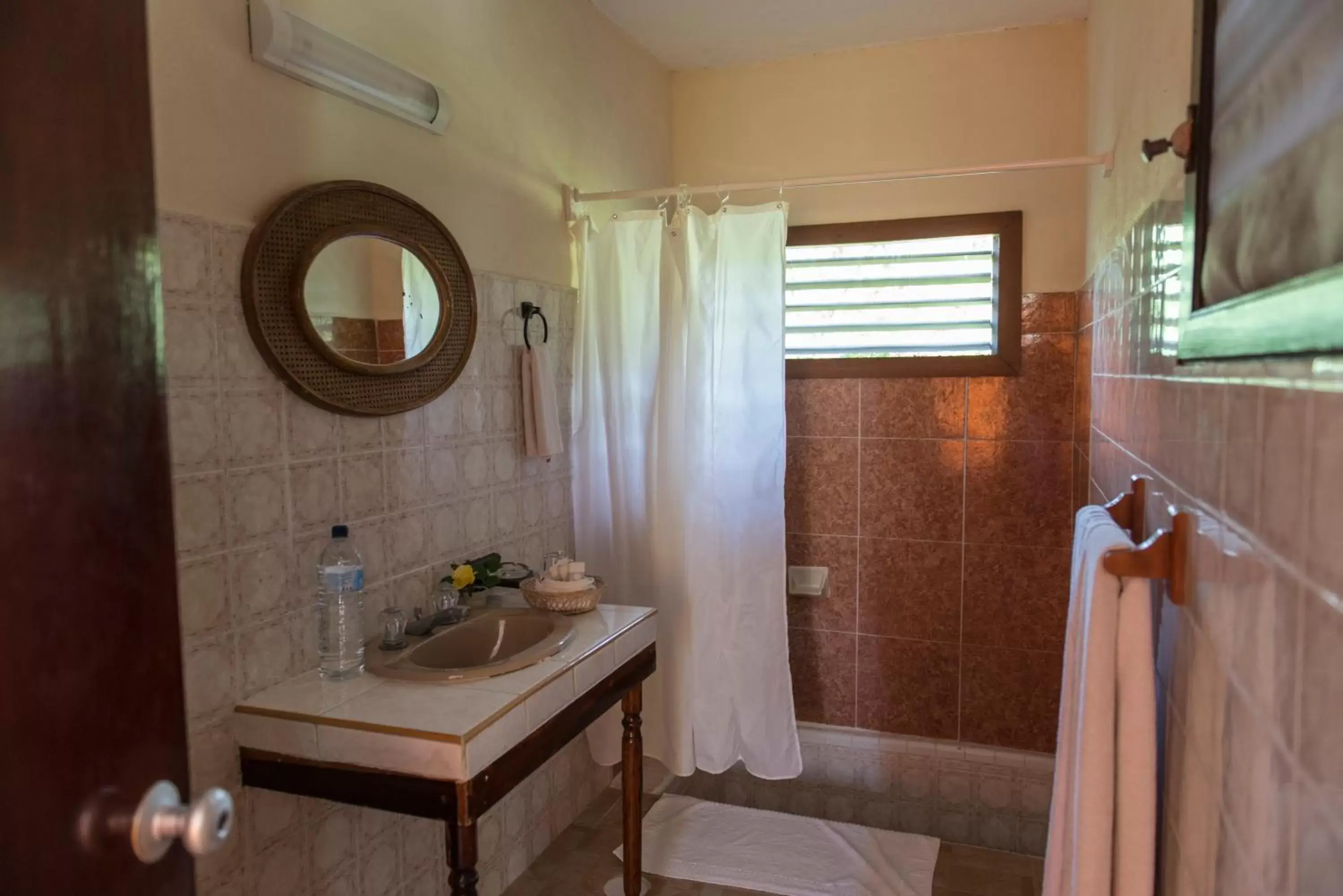Bathroom in Villablanca Garden Beach Hotel