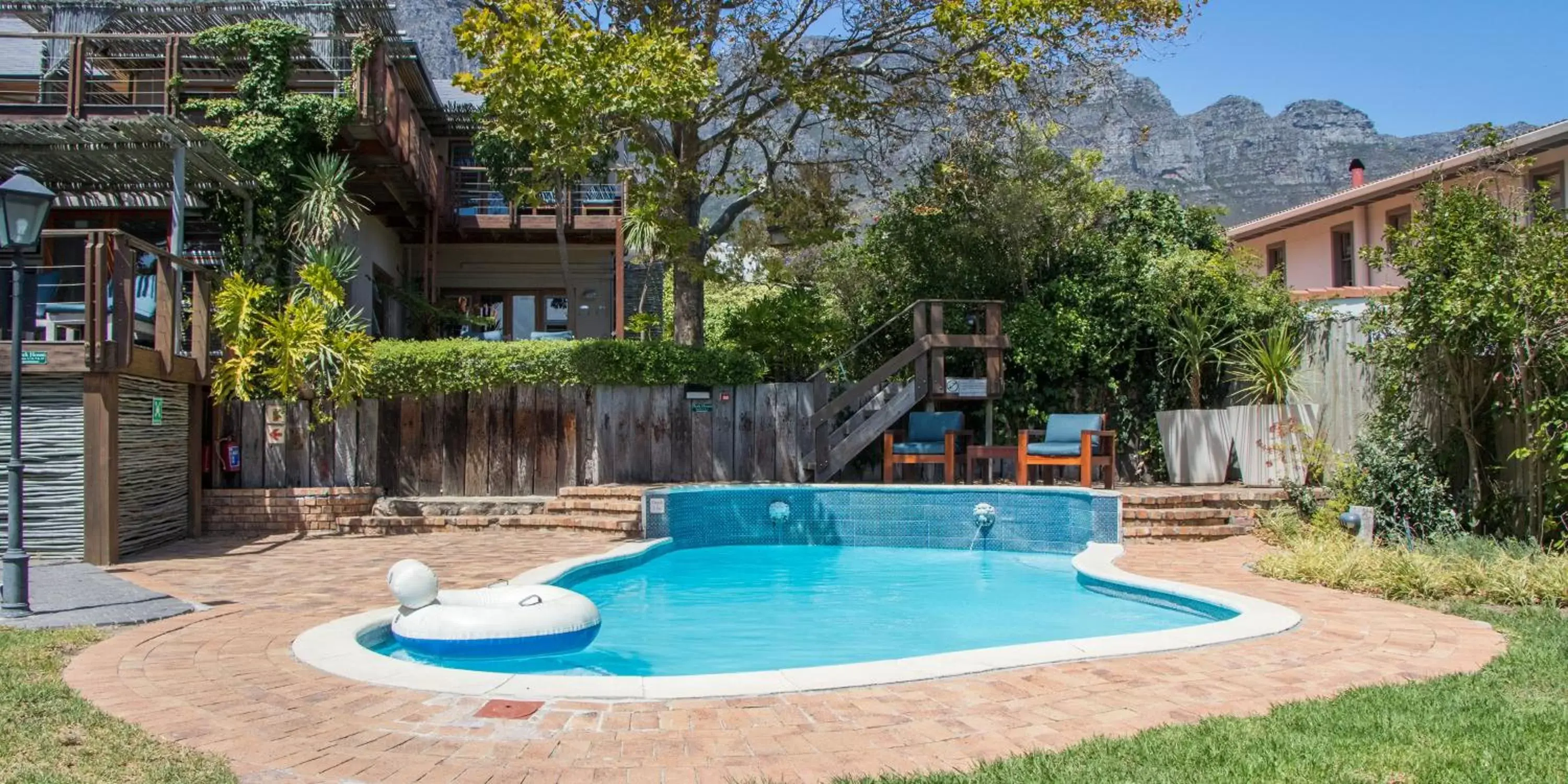 Swimming Pool in Camps Bay Retreat Hotel