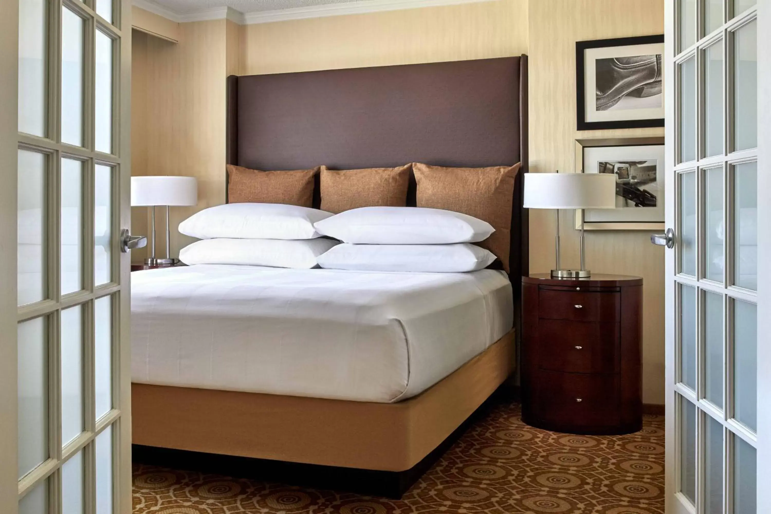 Bedroom, Bed in Scottsdale Marriott Old Town