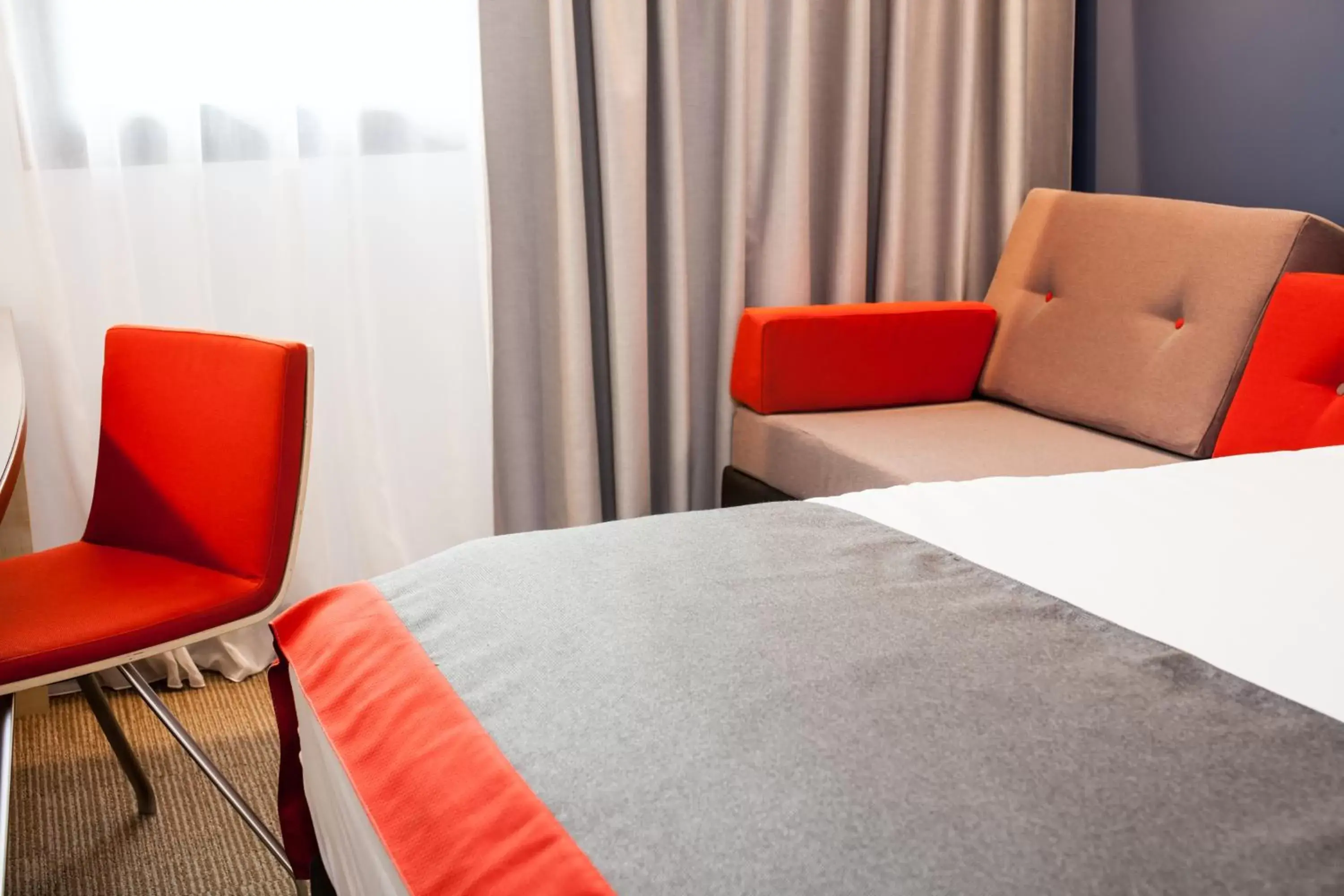 Bedroom, Bed in Holiday Inn Express Toulouse Airport, an IHG Hotel
