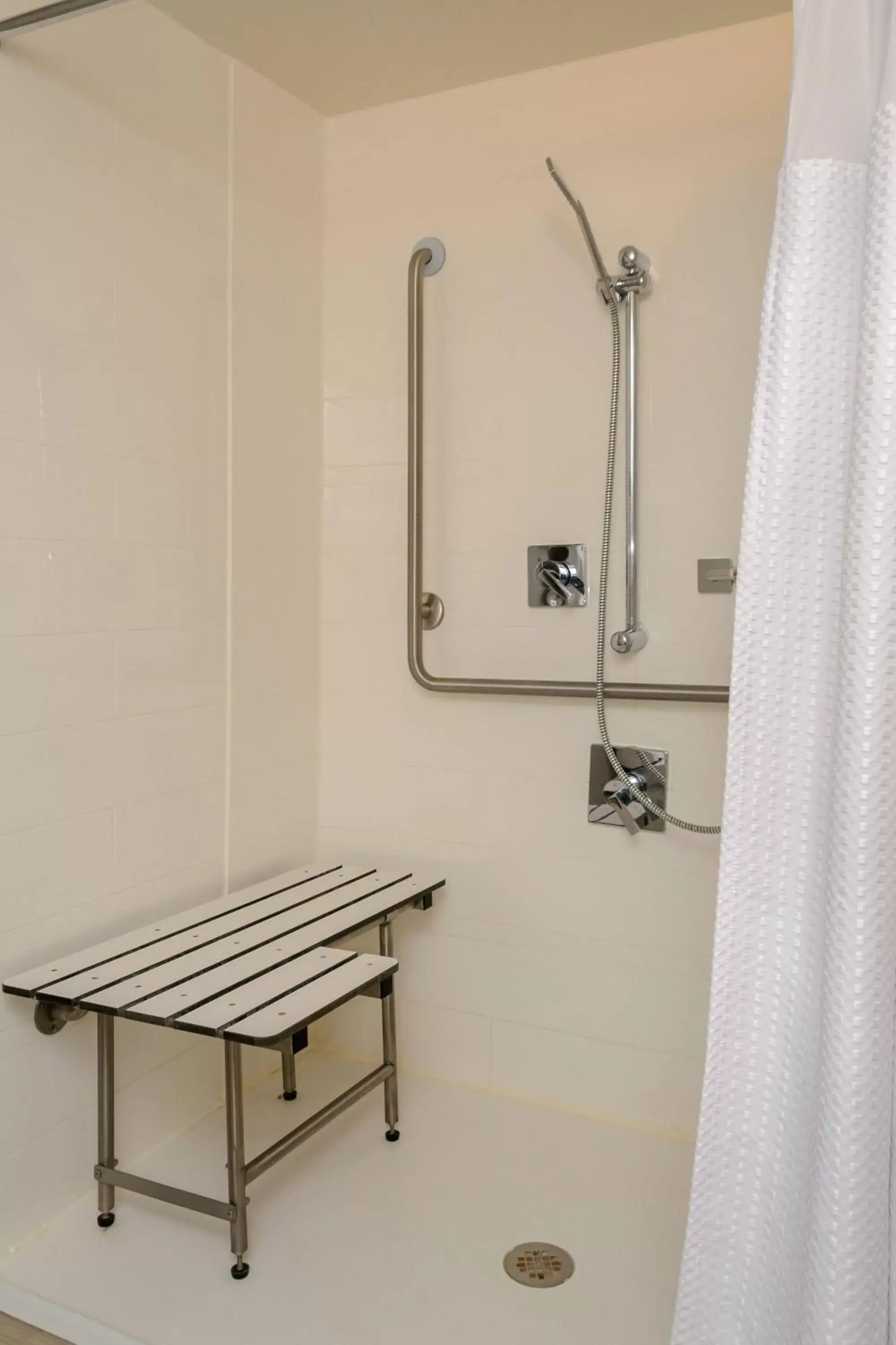 Bathroom in Courtyard by Marriott Toronto Northeast/Markham