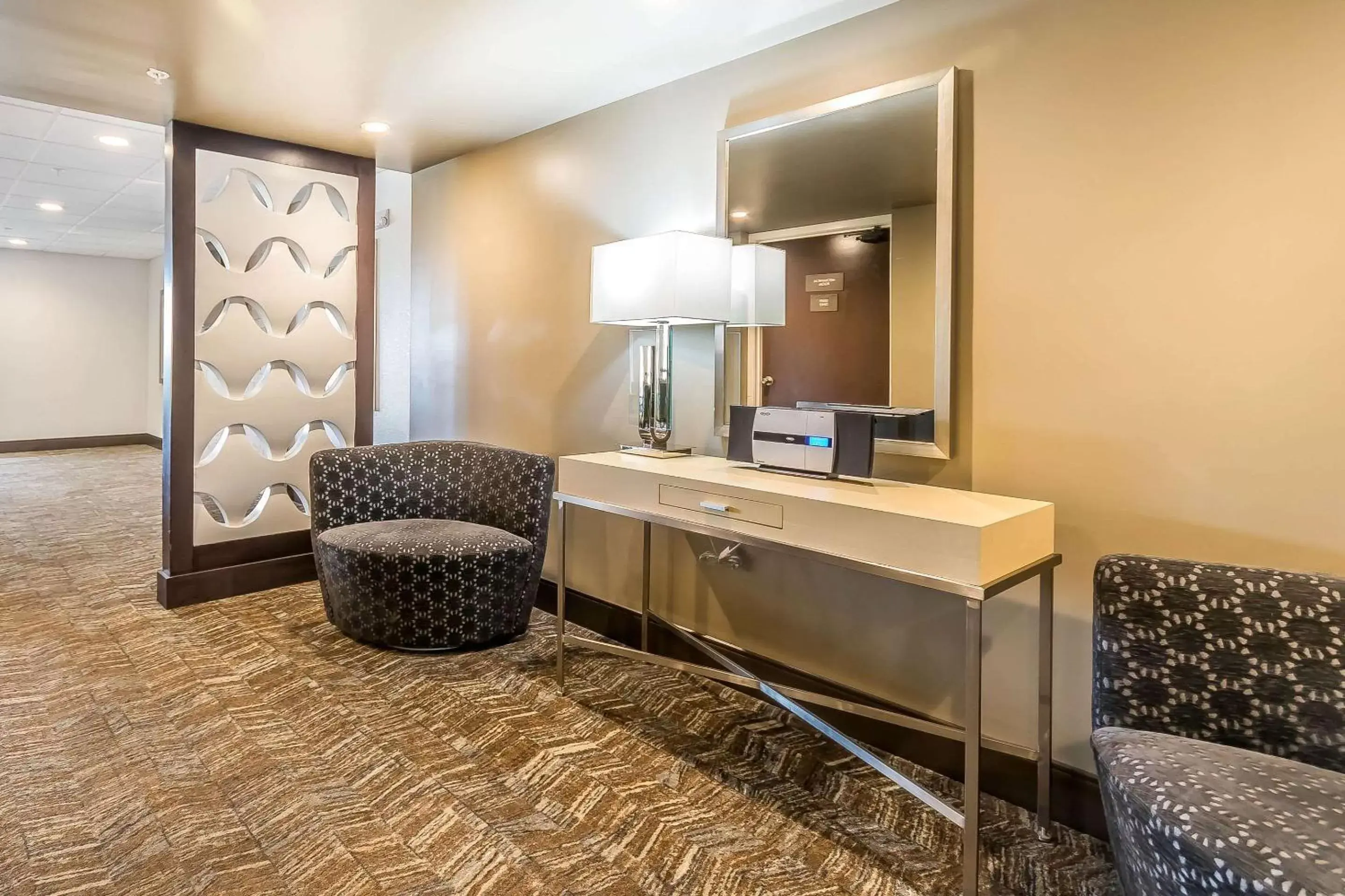 Lobby or reception, Seating Area in Comfort Inn & Suites Lexington