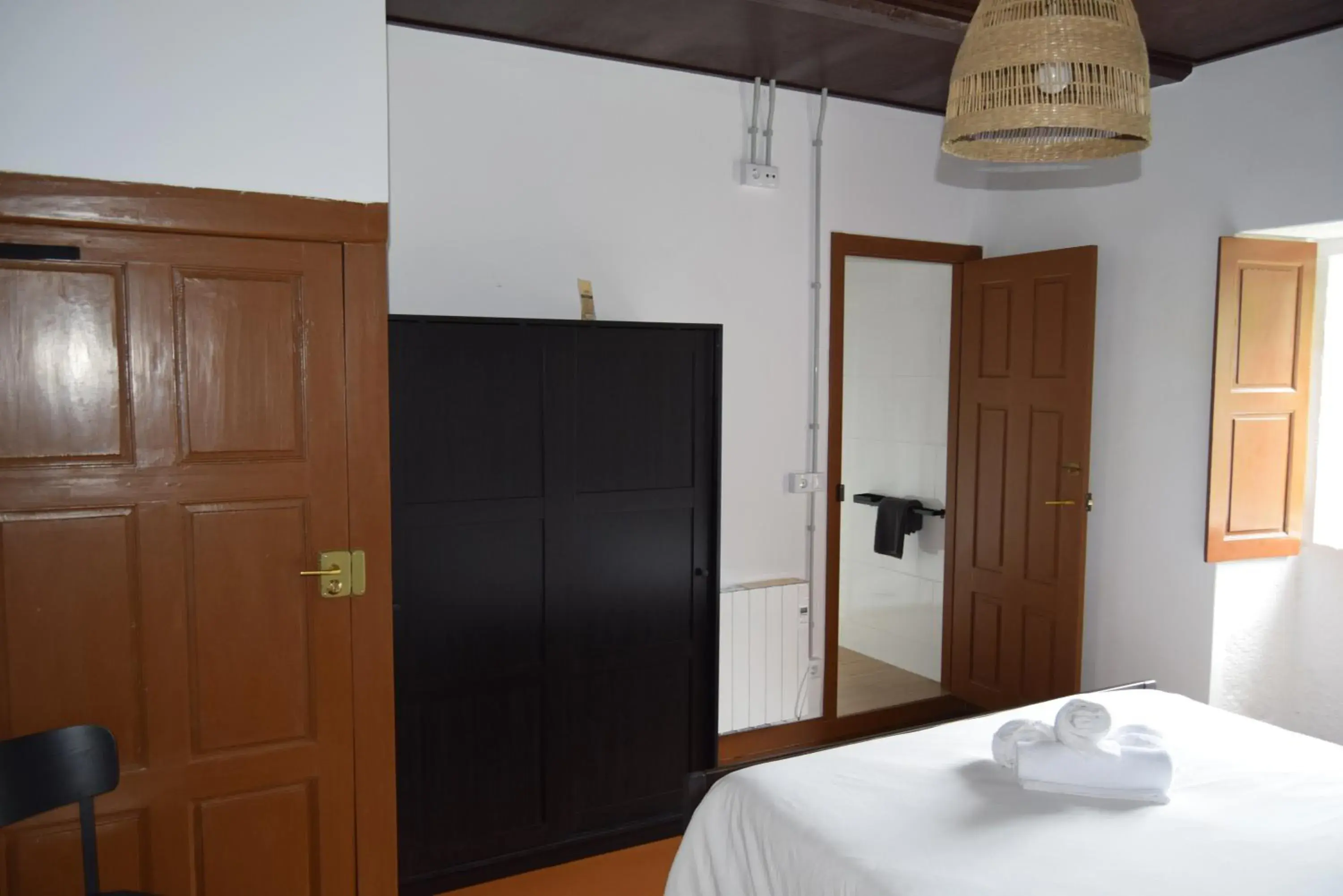 Bedroom, Bed in Hostel Monasterio de Moraime