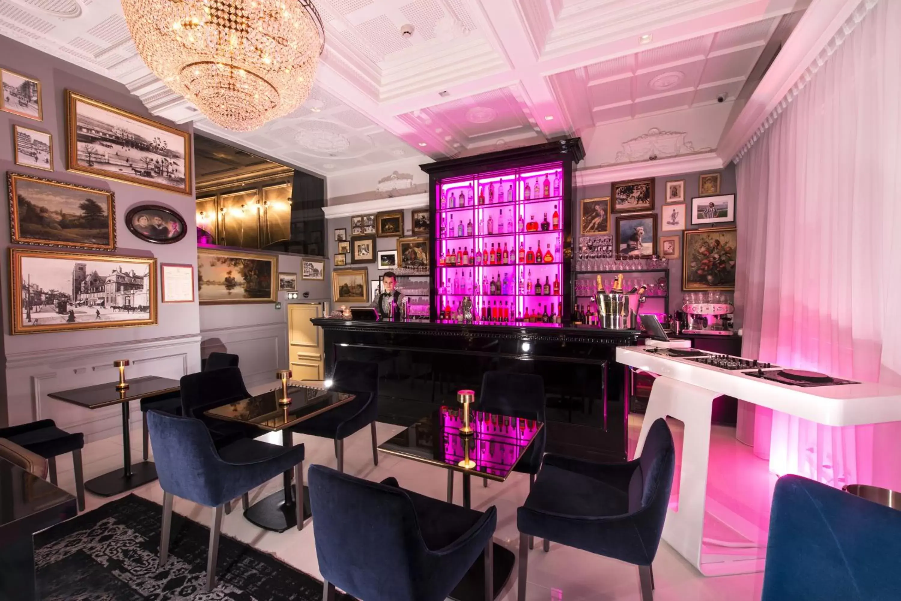 Lounge or bar in Vertigo Hotel, Dijon, a Member of Design Hotels Lounge or bar in Vertigo Hotel, Dijon, a Member of Design Hotels