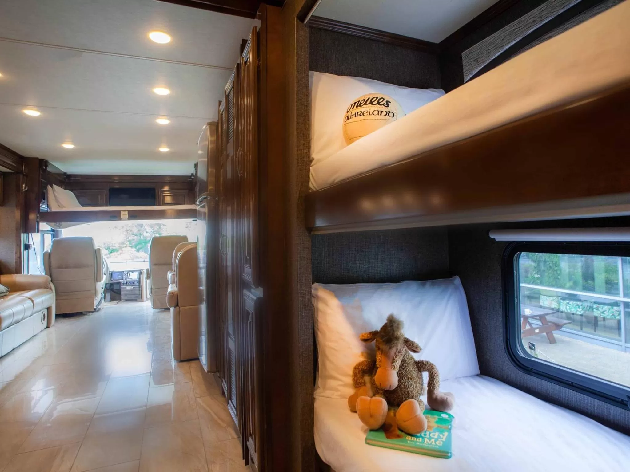 bunk bed, Bed in The Connacht Hotel