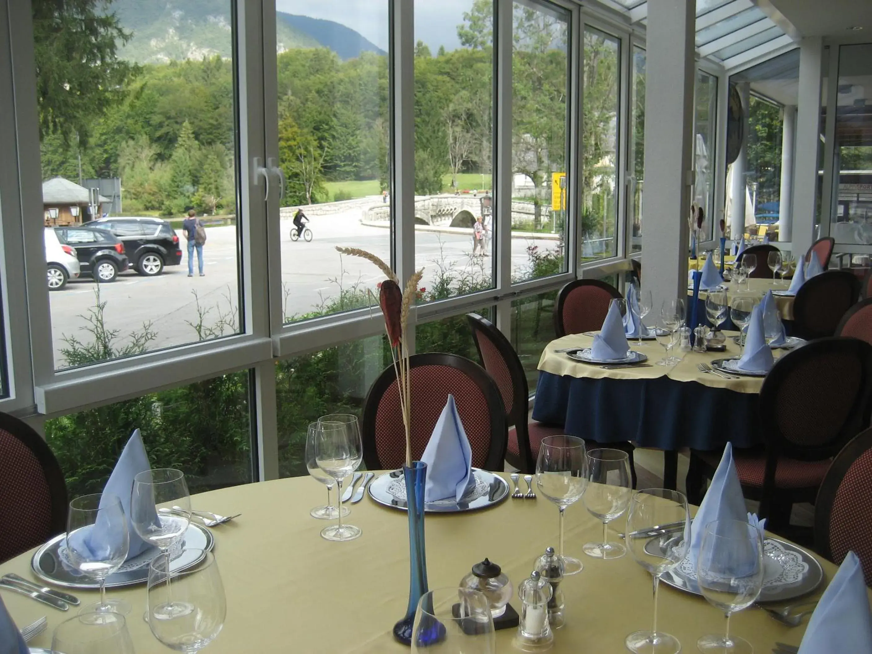 Restaurant/Places to Eat in Hotel Jezero