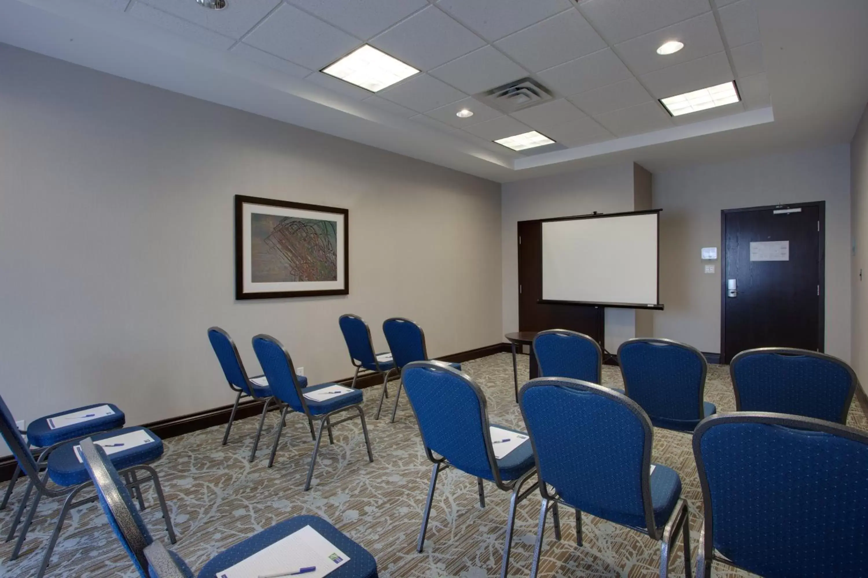 Meeting/conference room in Holiday Inn Express & Suites Ottawa East-Orleans, an IHG Hotel