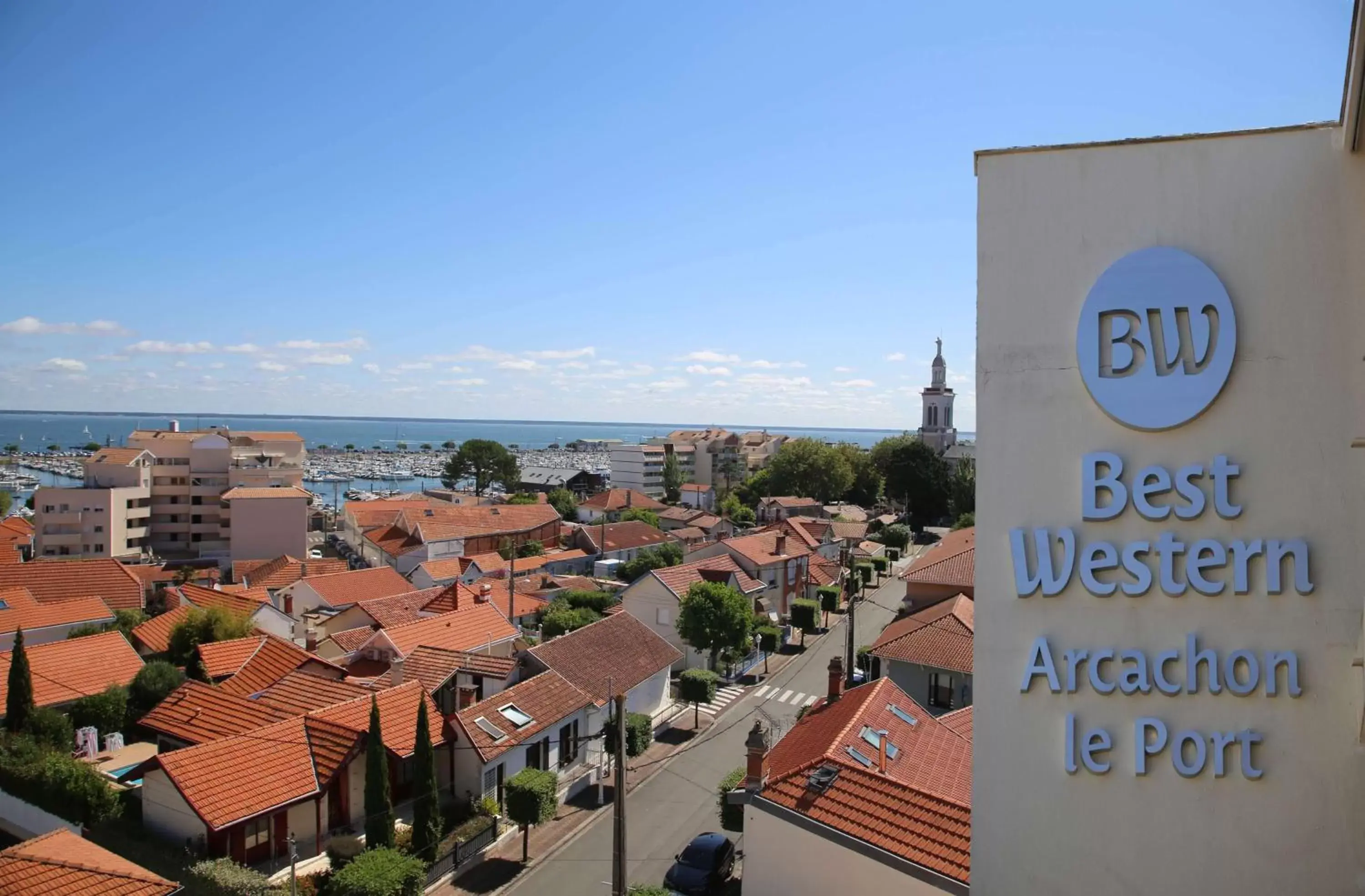 Property building in Best Western Arcachon Le Port