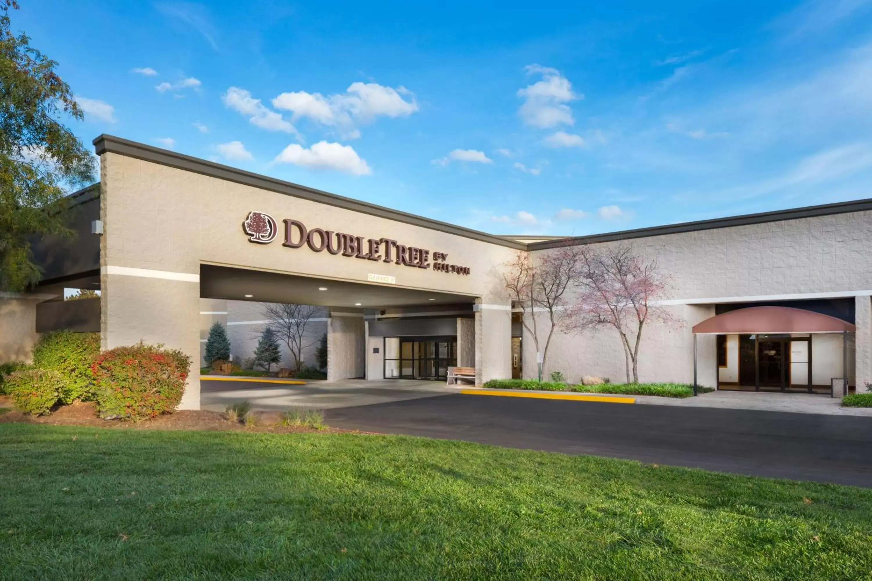 Property Building in DoubleTree by Hilton Lawrence
