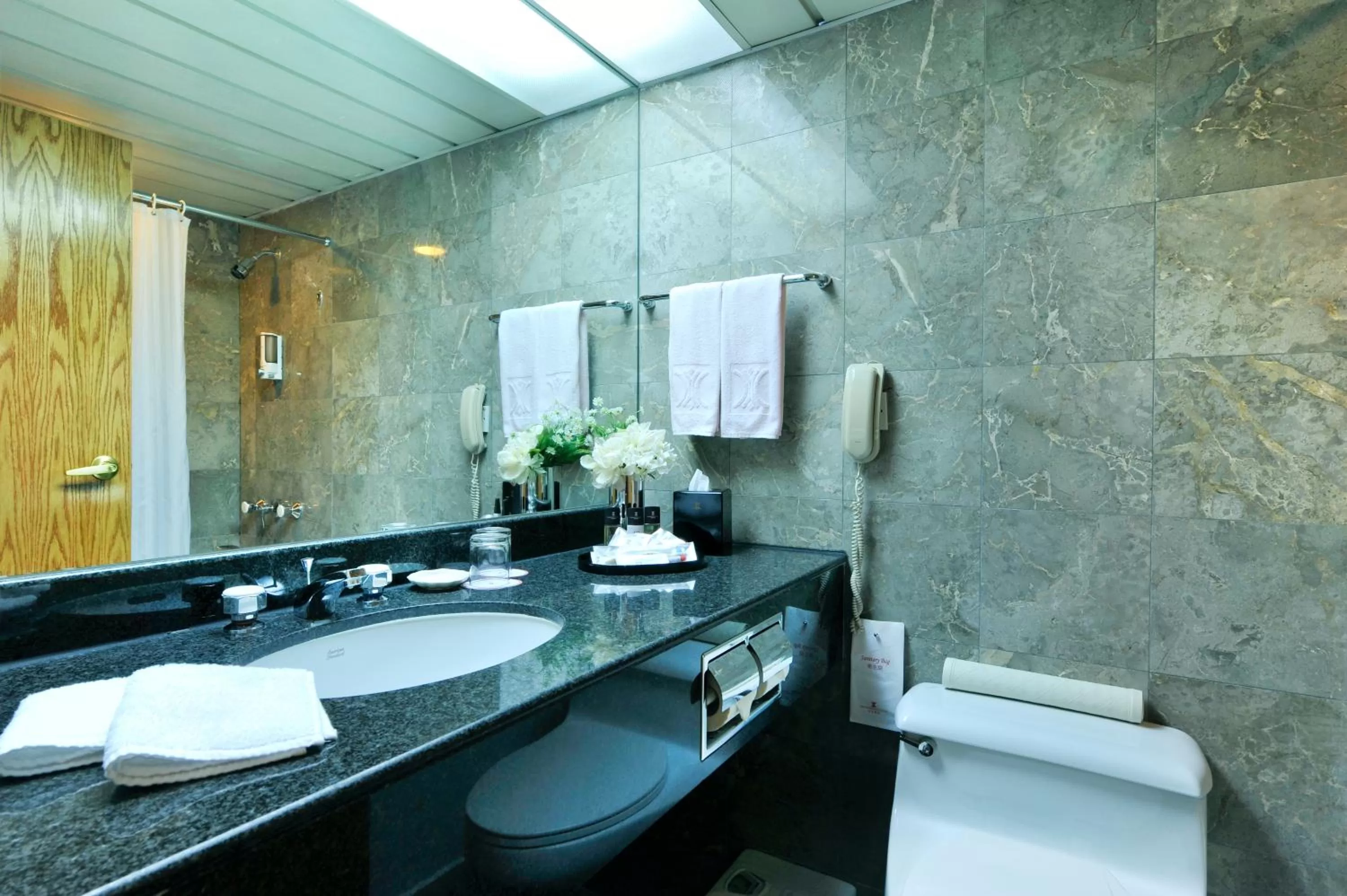 Toilet in The Kimberley Hotel