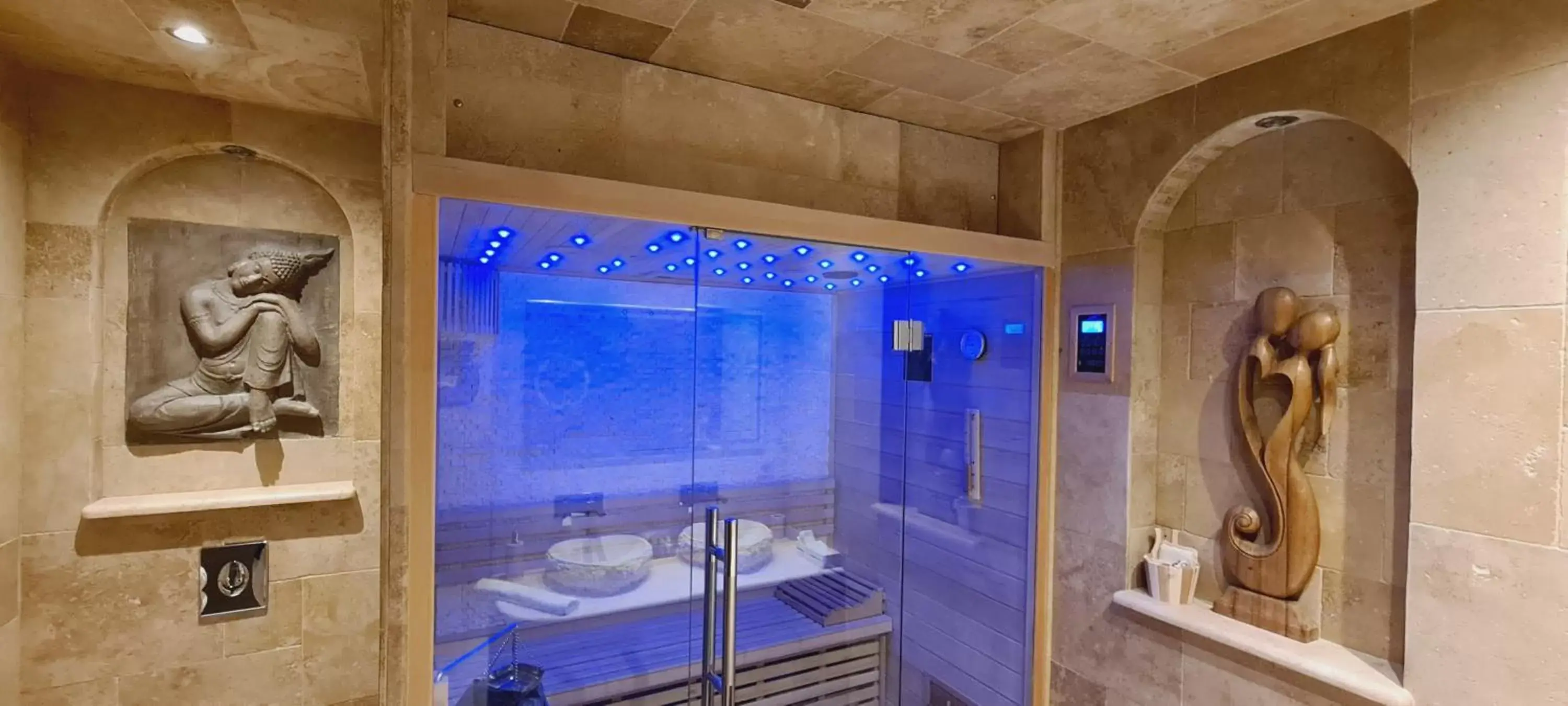 Spa and wellness centre/facilities, Bathroom in Loveroom La Garçonn'Hyeres