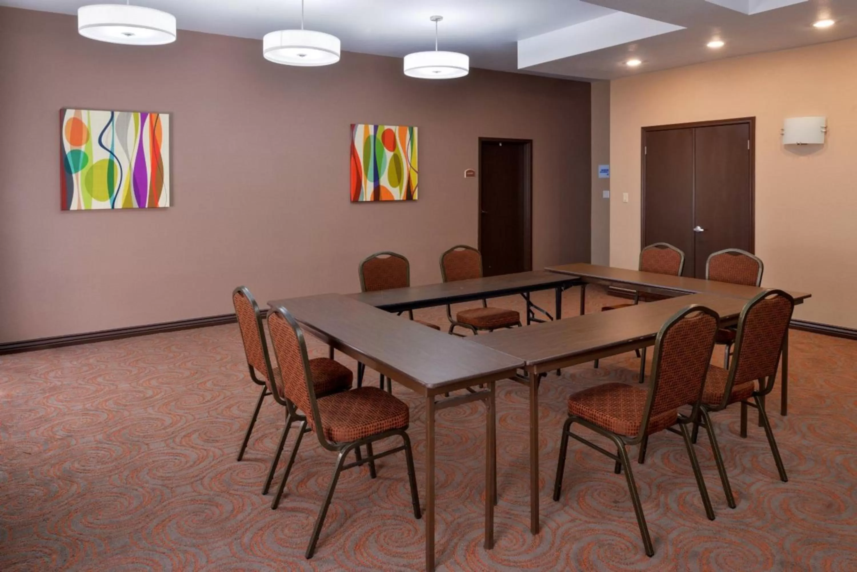 Meeting/conference room in Holiday Inn Express Kingman by IHG