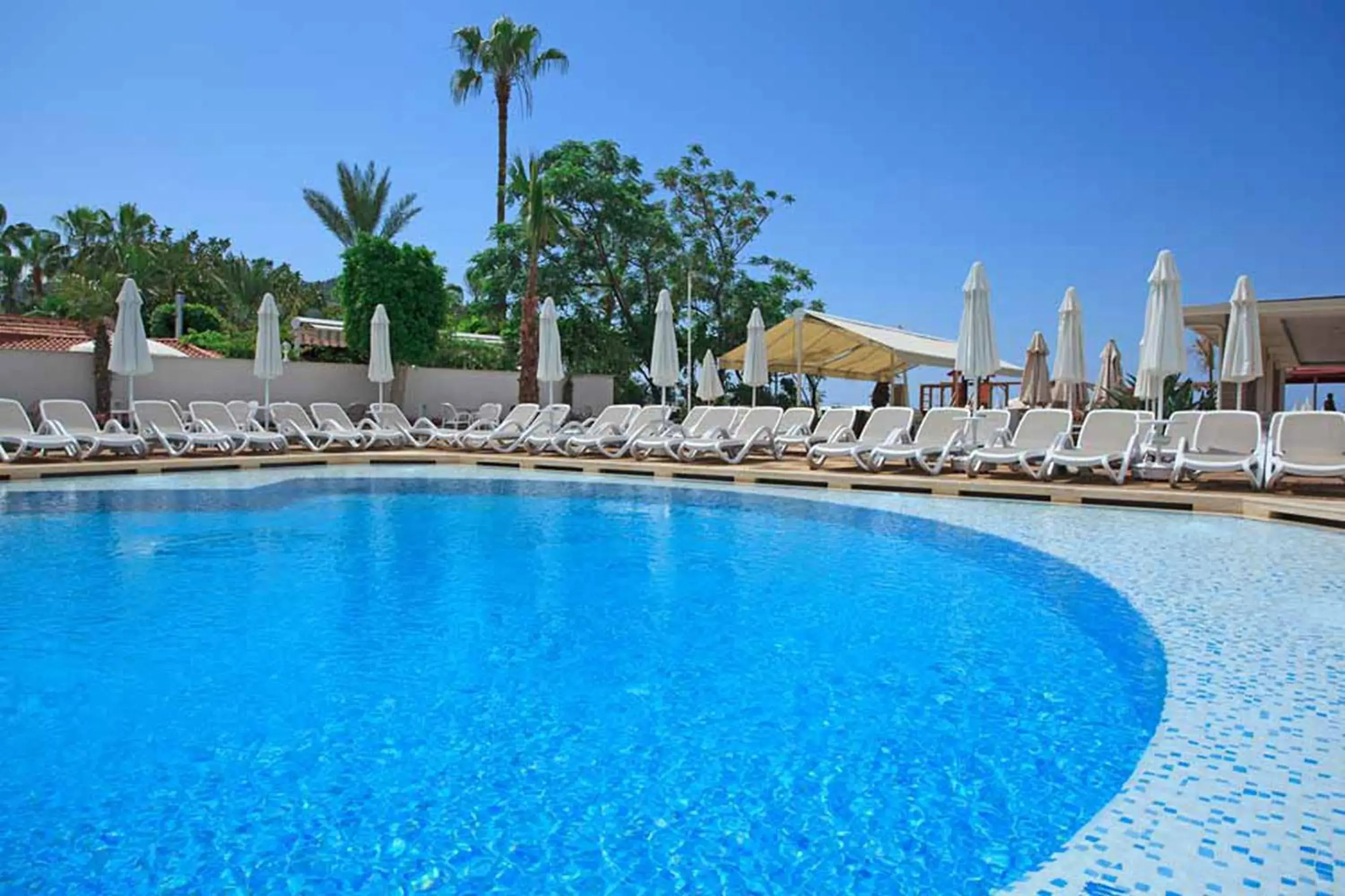 Swimming pool in Xperia Saray Beach Hotel Swimming pool in Xperia Saray Beach Hotel