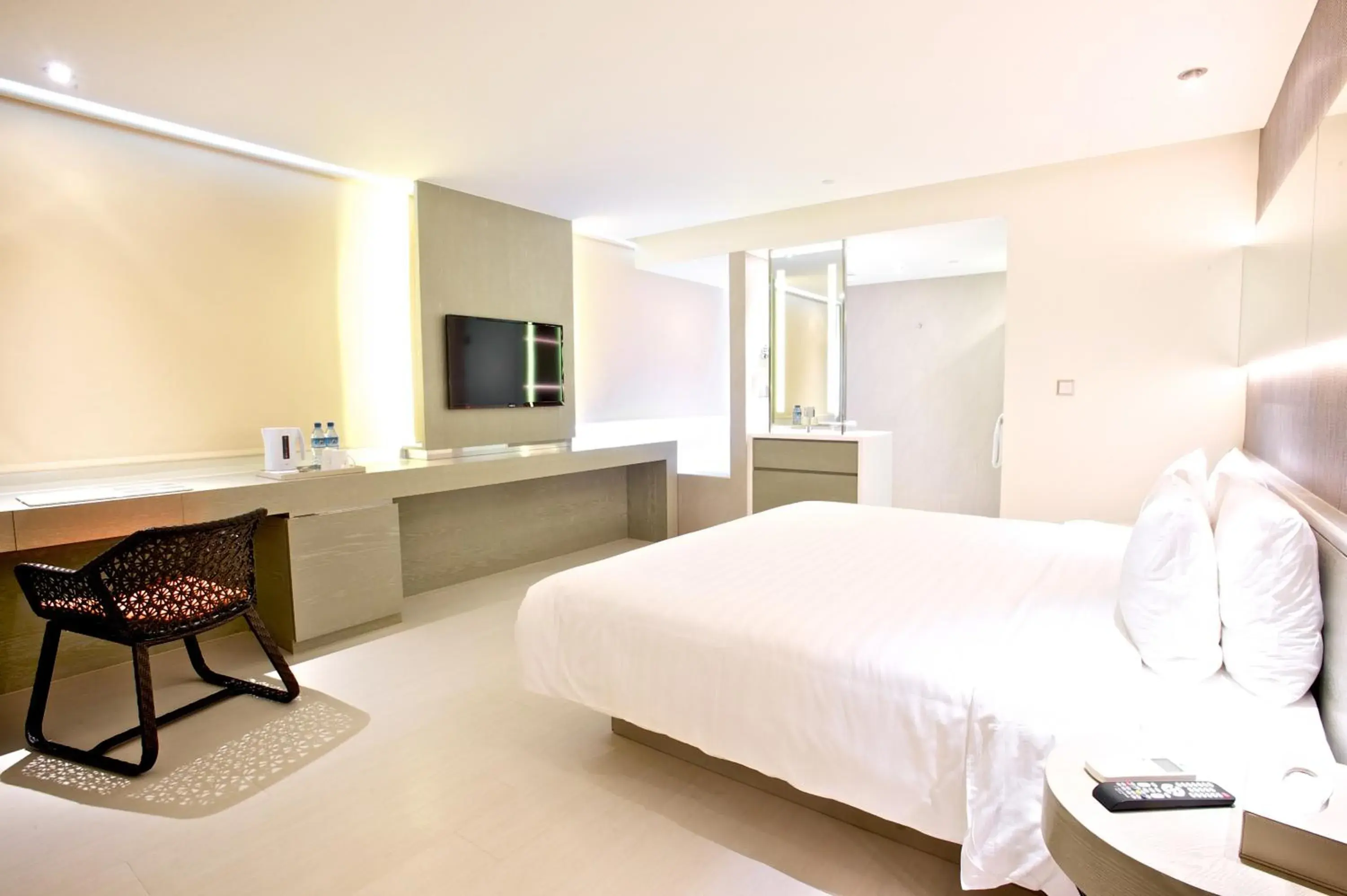 Bedroom, Bed in Inhouse Hotel Yehliu