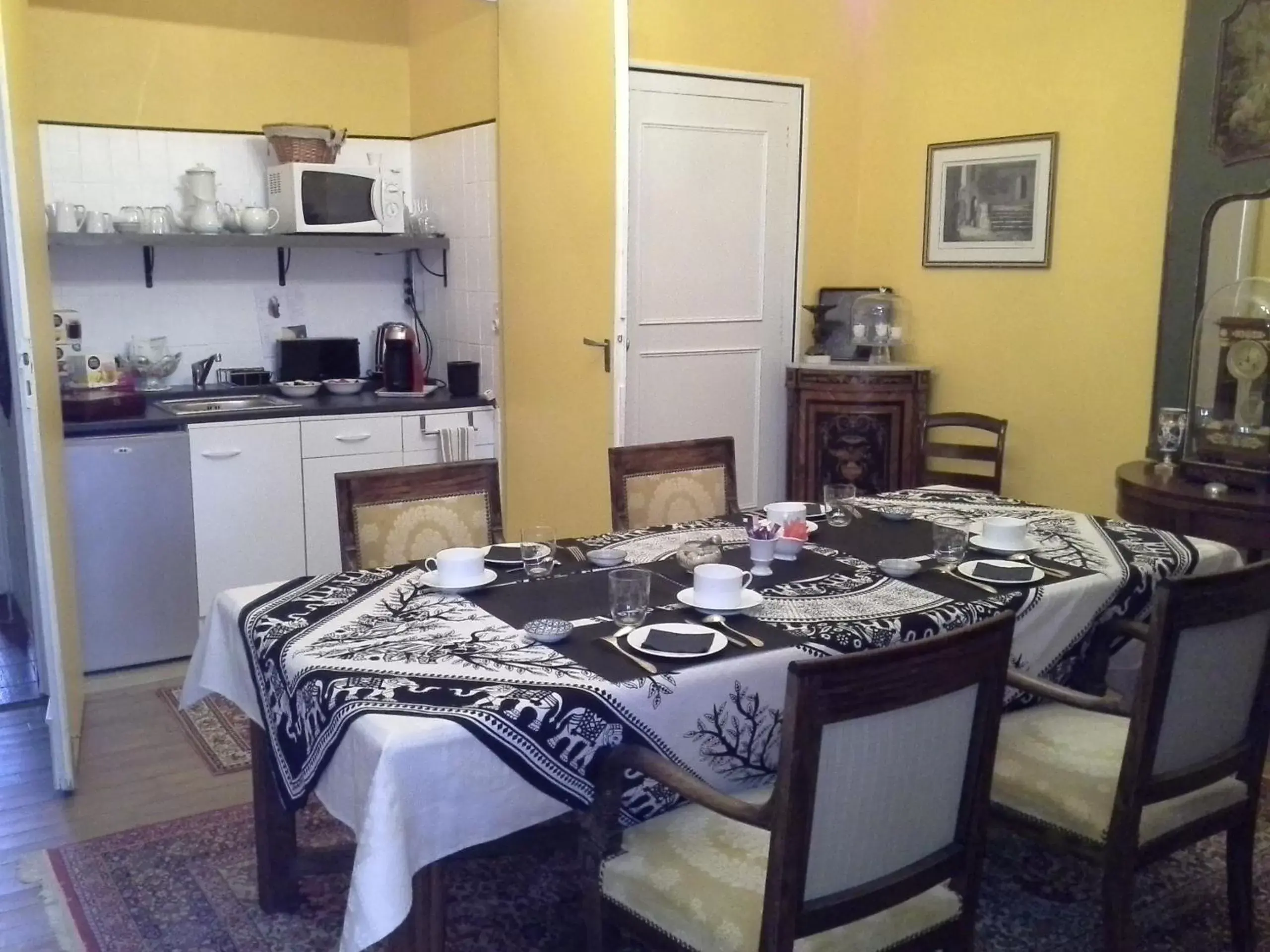 Dining Area in Le Logis De Ruelle