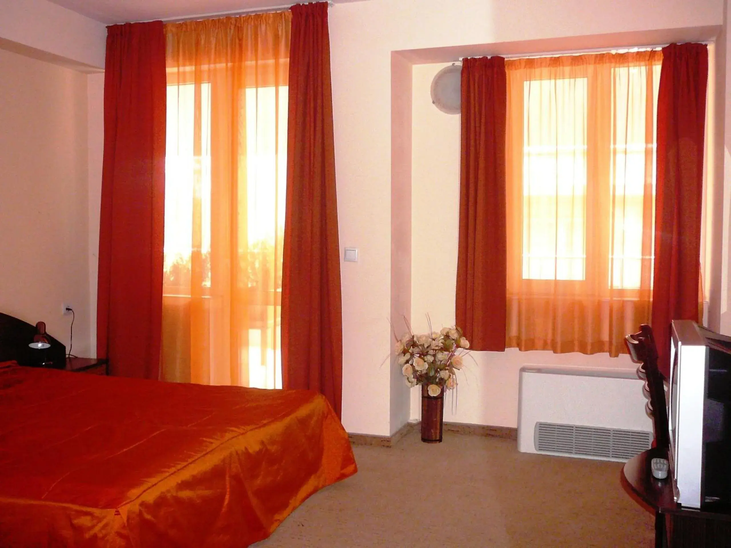 Bed in Hotel Akvaya