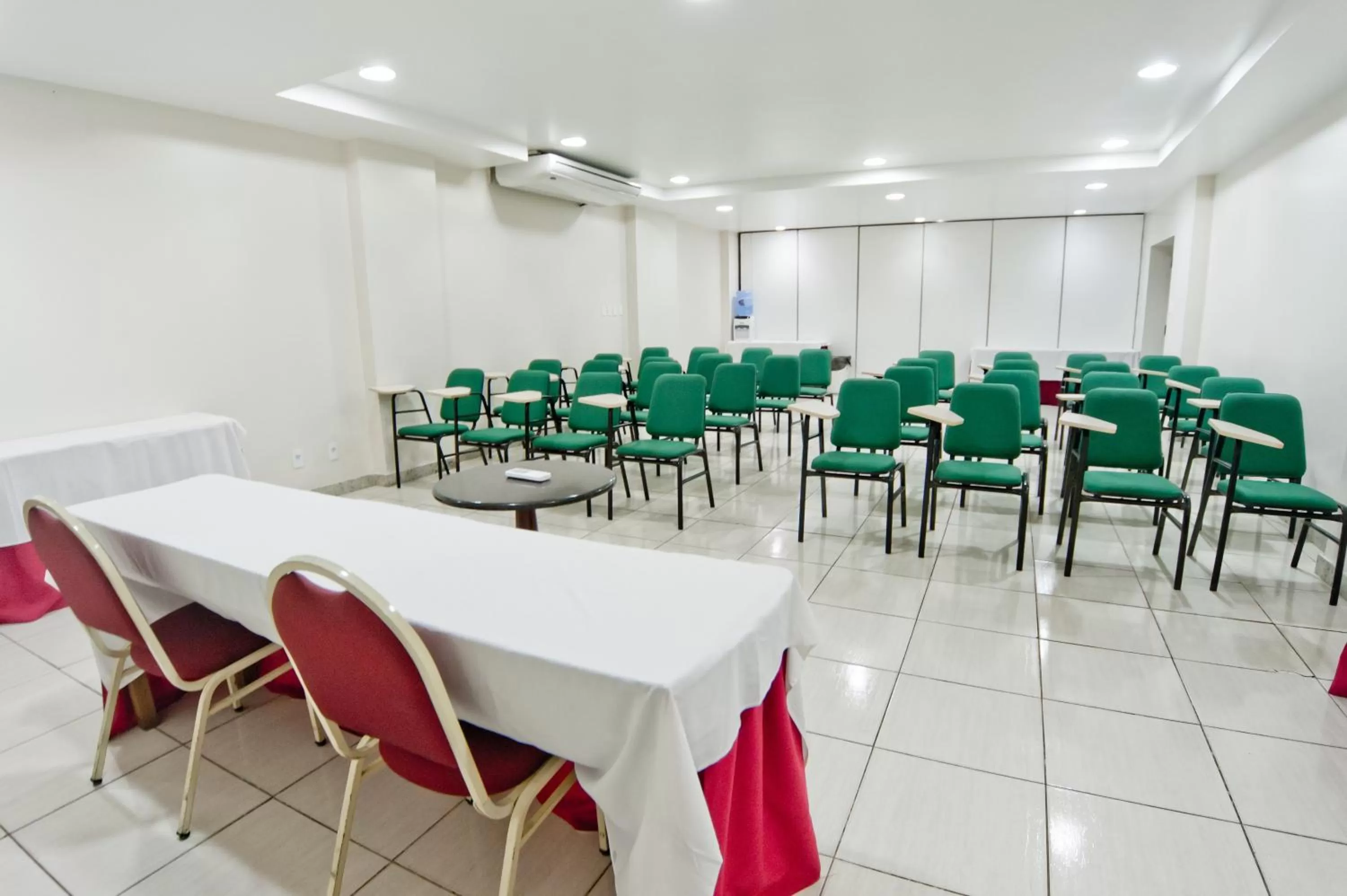 Meeting/conference room in Hotel Golden Park Salvador By Nacional Inn