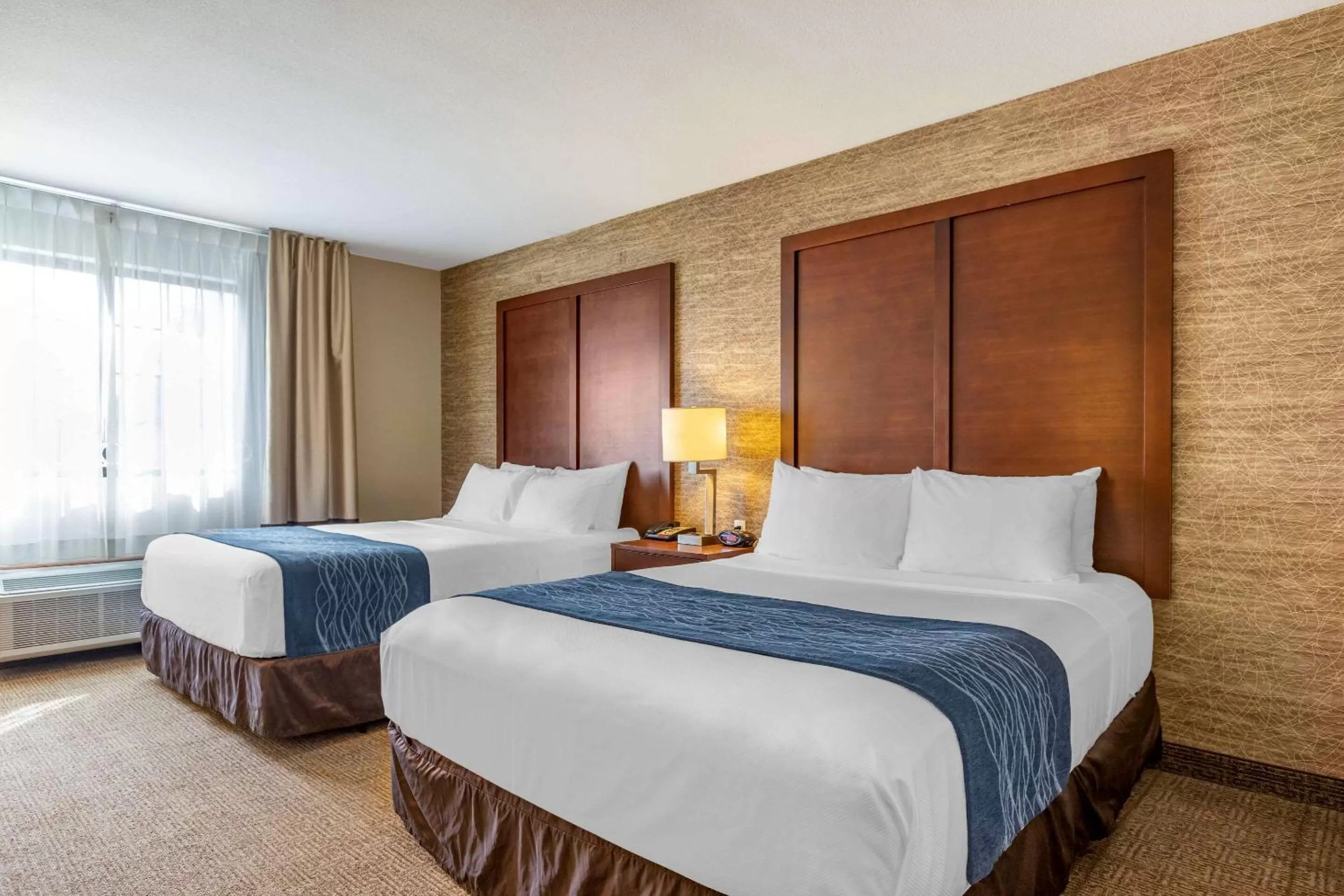 Standard Queen Room with Two Queen Beds and Tub - Accessible/Non-Smoking in Comfort Inn Ludington near US-10