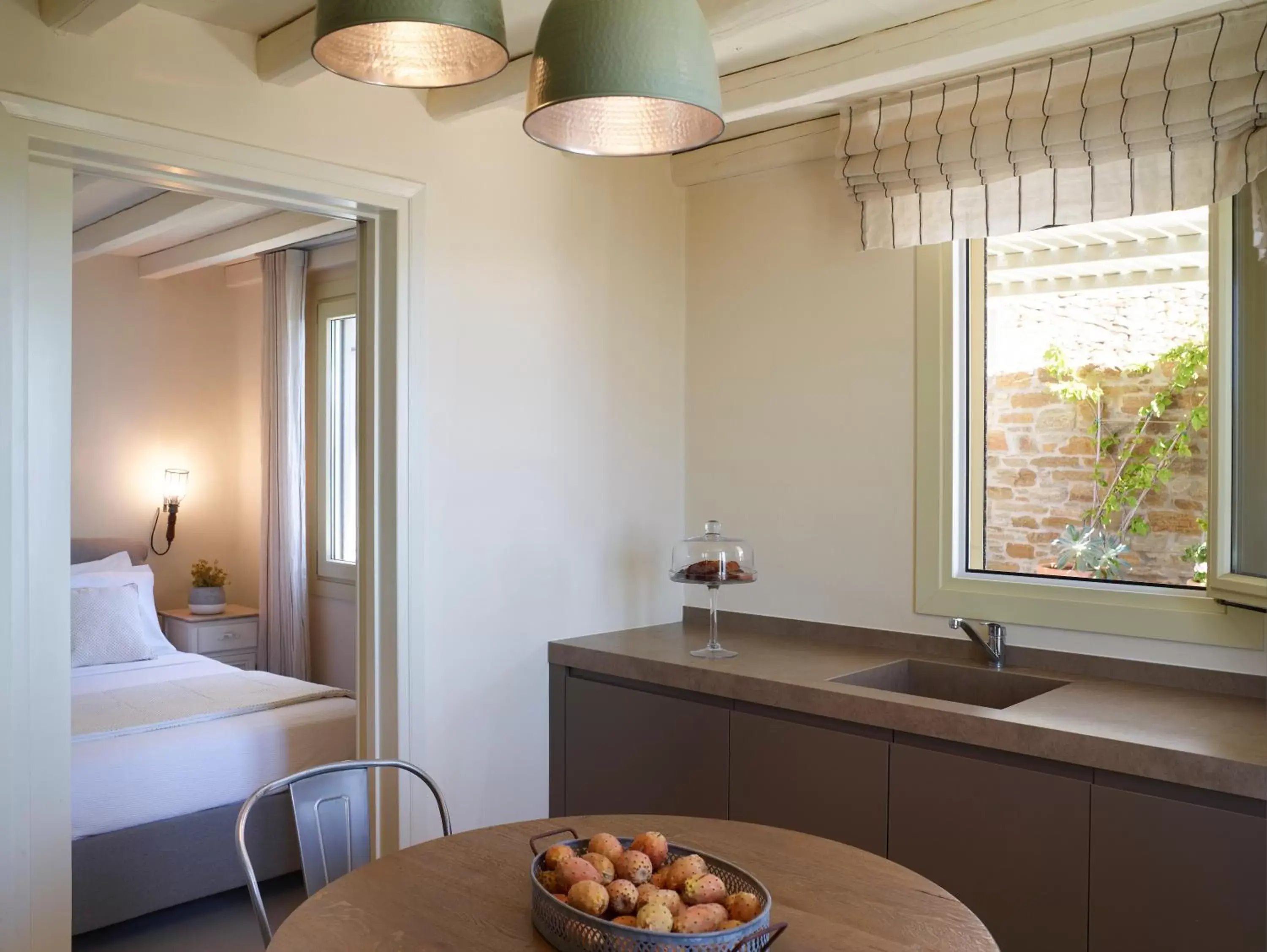 Coffee/tea facilities, Bed in Aeolis Tinos Suites