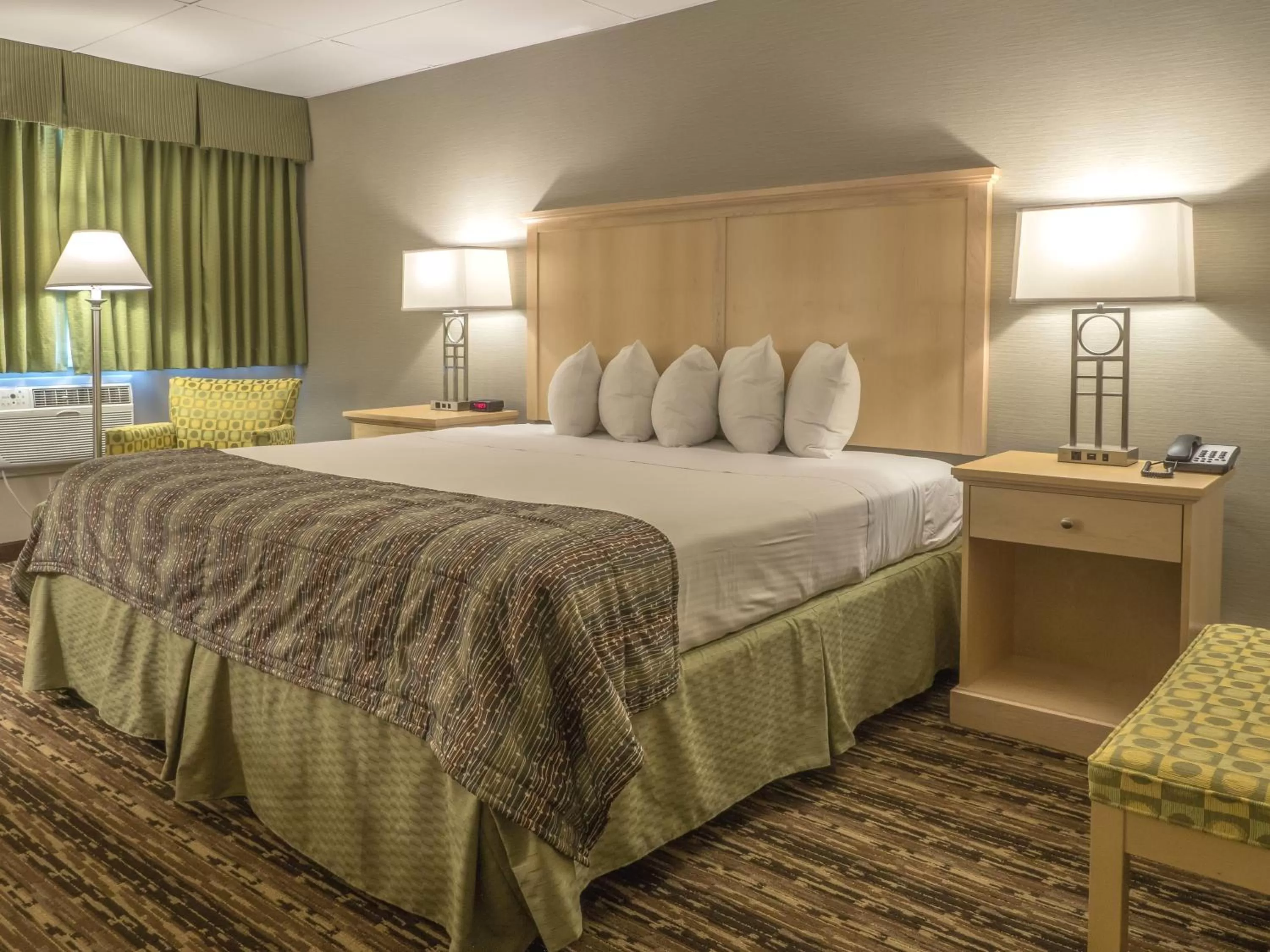 King Room in Bar Harbor Villager Motel - Downtown