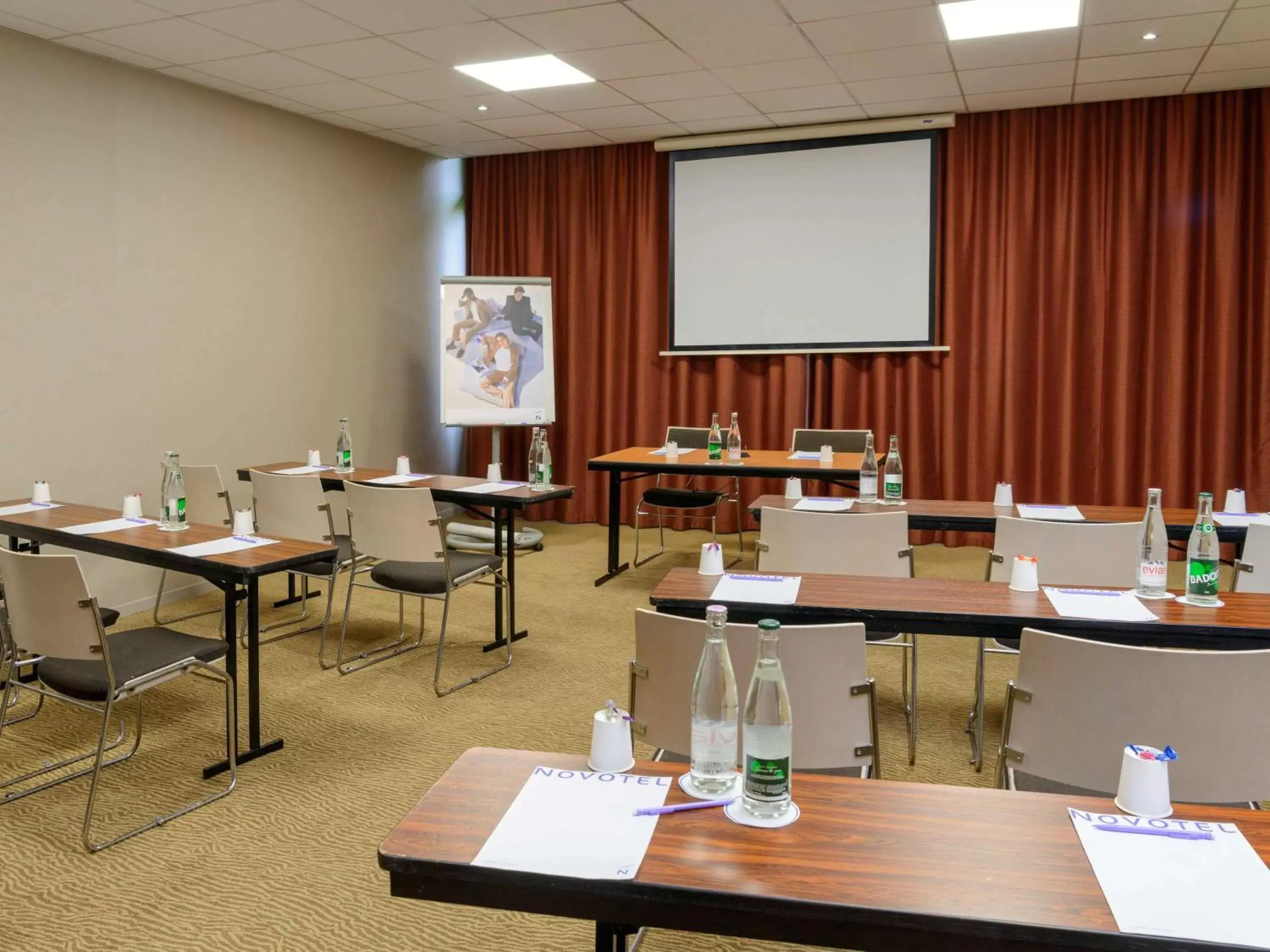 On site, Business Area/Conference Room in Novotel Bayeux