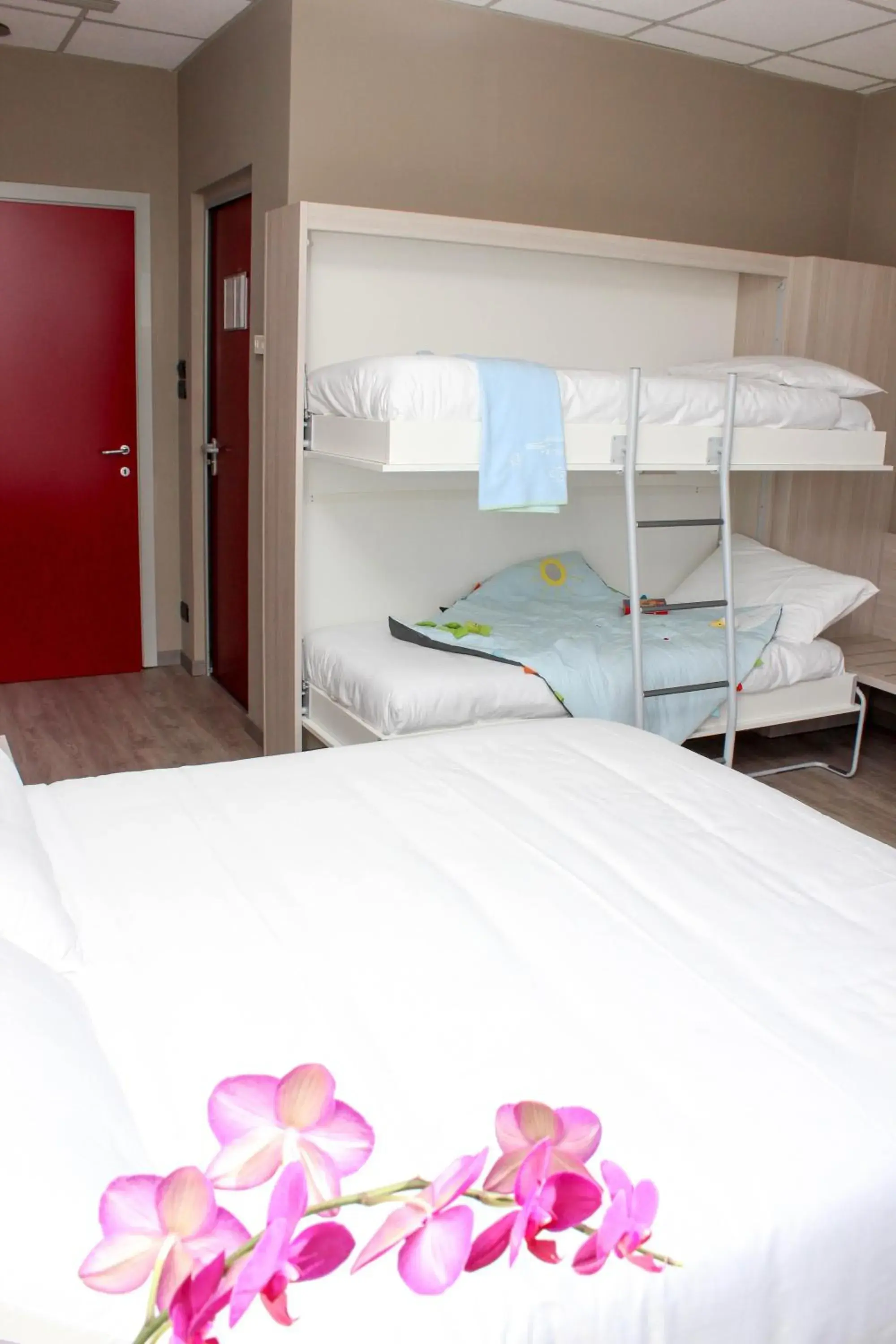 bunk bed, Bed in Best Quality Hotel La Darsena